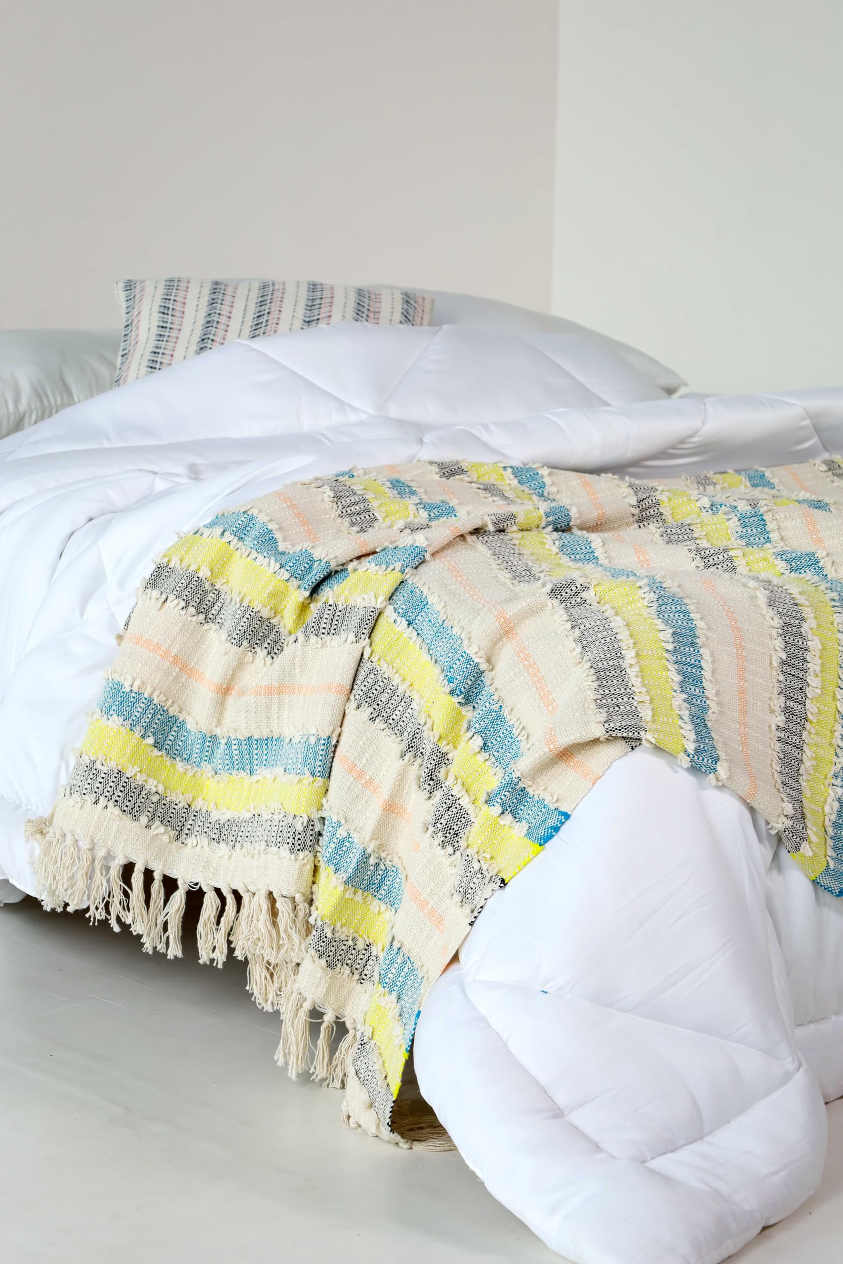 Marrakesch Plaid | Deko-Plaids | Sofaüberwurf für alle Jahreszeiten | 130x180 cm | mit Fransen | 100% Baumwolle | Creme und Mehrfarbig