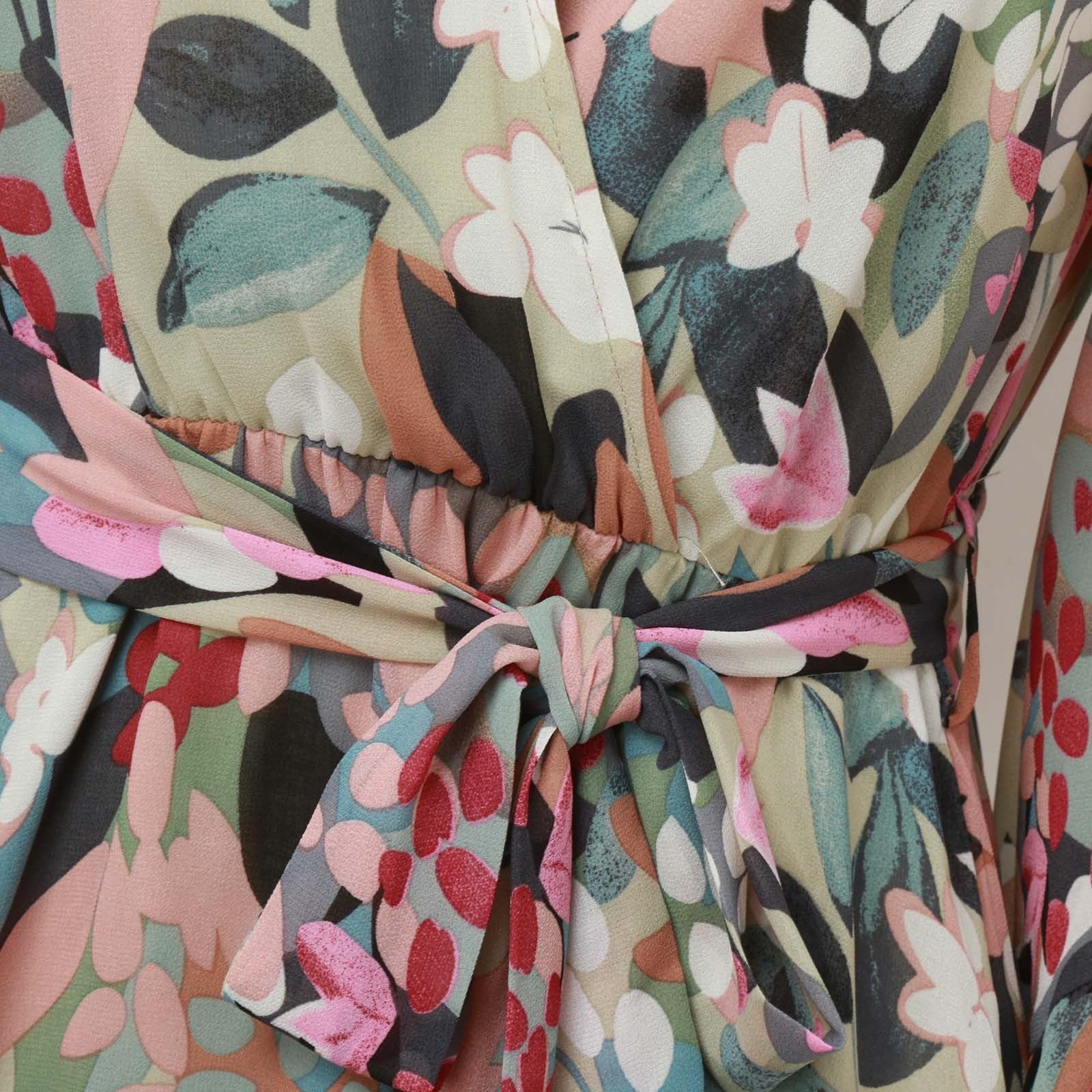 Vestido de Verano Floral para Mujer con Detalles de Cordones y Volantes en Cuello V