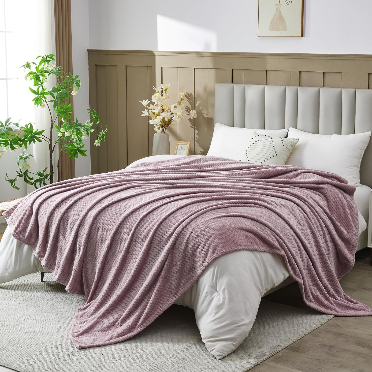 NEWCOSPLAY Super Soft Queen Blanket Light Purple Premium Silky Flannel Fleece Leaves Pattern Lightweight Bed Blanket All Season Use (Light Purple, Queen(90"x90")) - Image 2