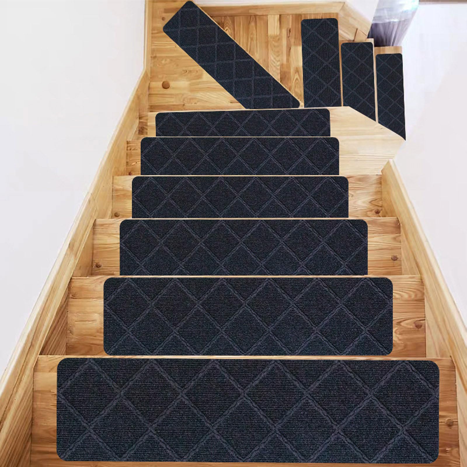 Evita resbalones con la alfombrilla de escaleras autoadhesiva