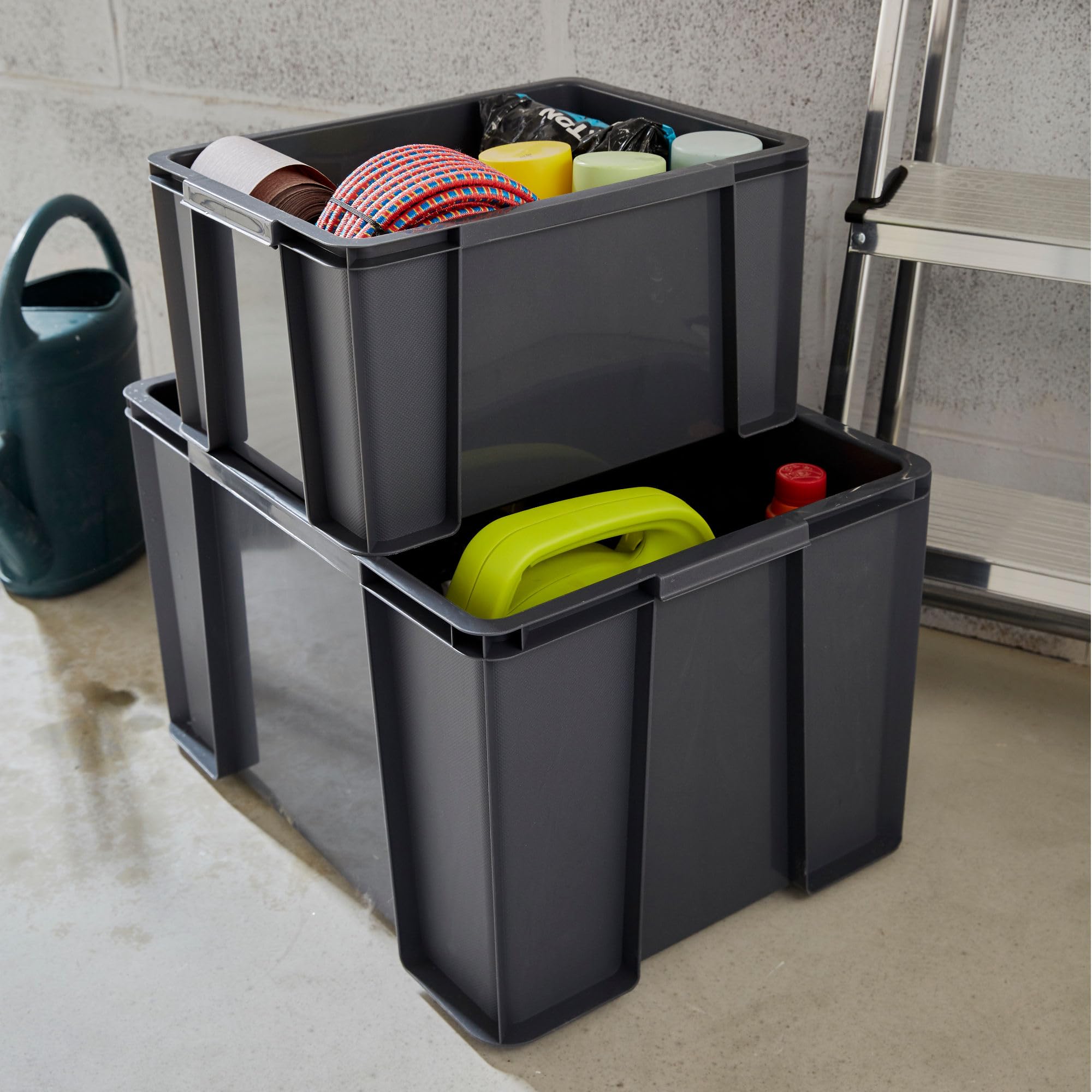 SUNDIS Master Box, pojemnik do przechowywania 9 l, wykonany z tworzywa sztucznego pochodzącego z recyklingu, wytrzymały i wzmocniony, proste ścianki, możliwość układania warstw i łączenia, idealny do