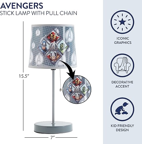 Miniatura 2 de Lámpara de mesa con brazo de tubo para niños de Avengers, con tirador de cadena y pantalla decorativa con estampado temático, de metal