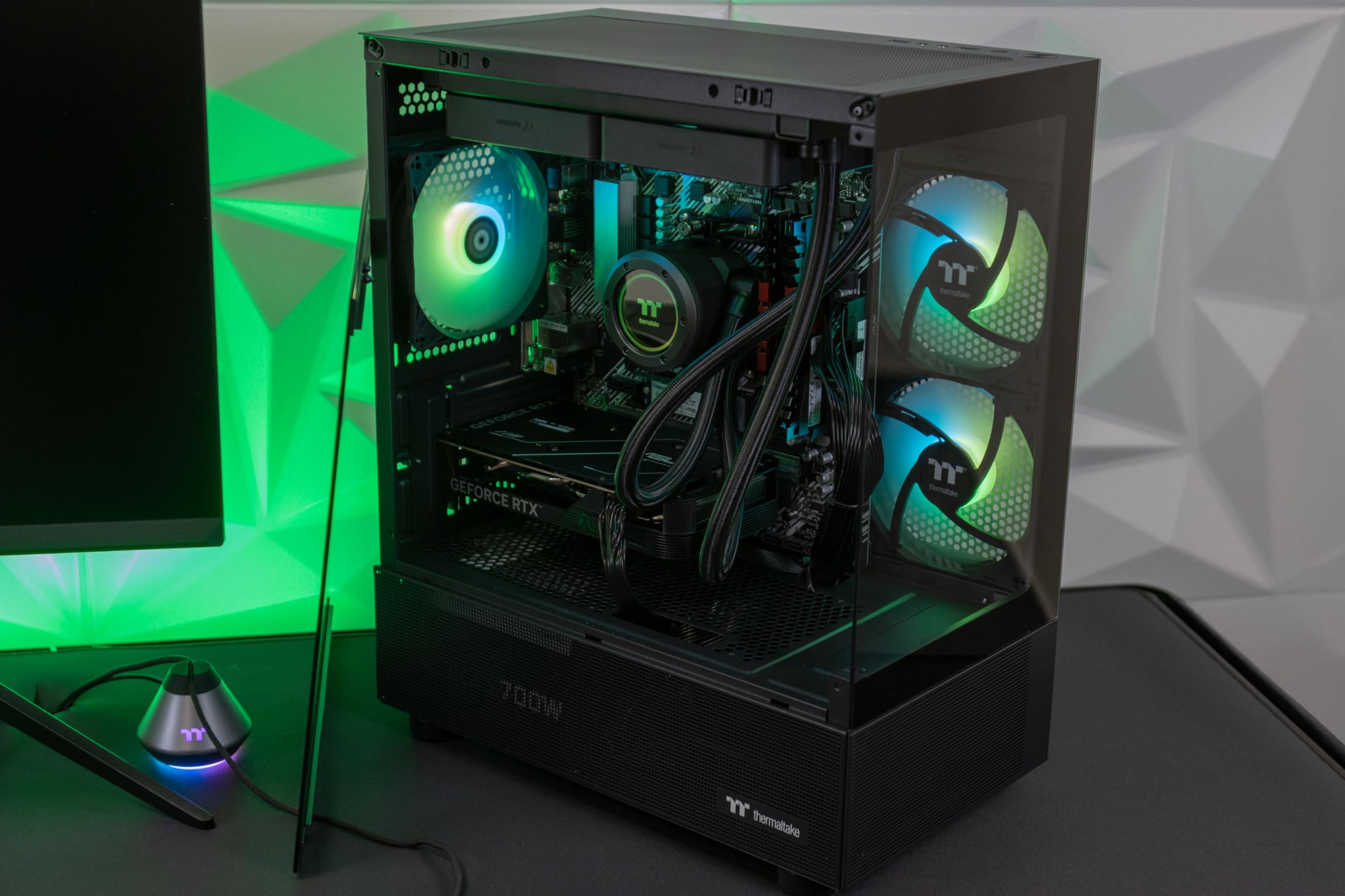 Thermaltake ToughMachine Gaming-PC | AMD Ryzen 7 5700X3D | RTX 4060 | 32 GB RAM | 1 TB SSD | Windows 11