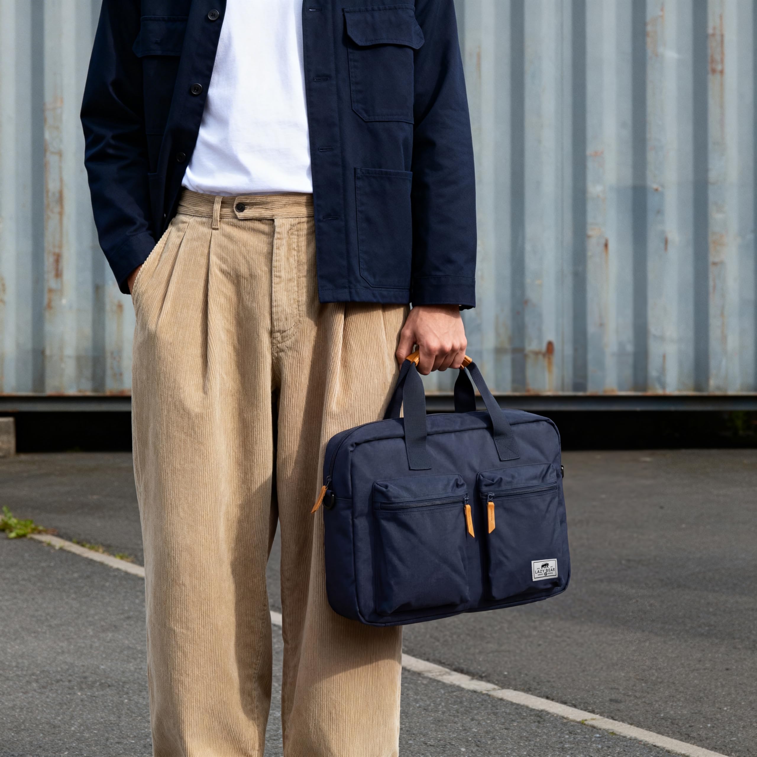 Lazy Bear by Trendhim - Bolsa para portátil para hombre, acolchada de poliéster, acabado de poliuretano y correa para el hombro, para dispositivos de 15,4", diseño danés