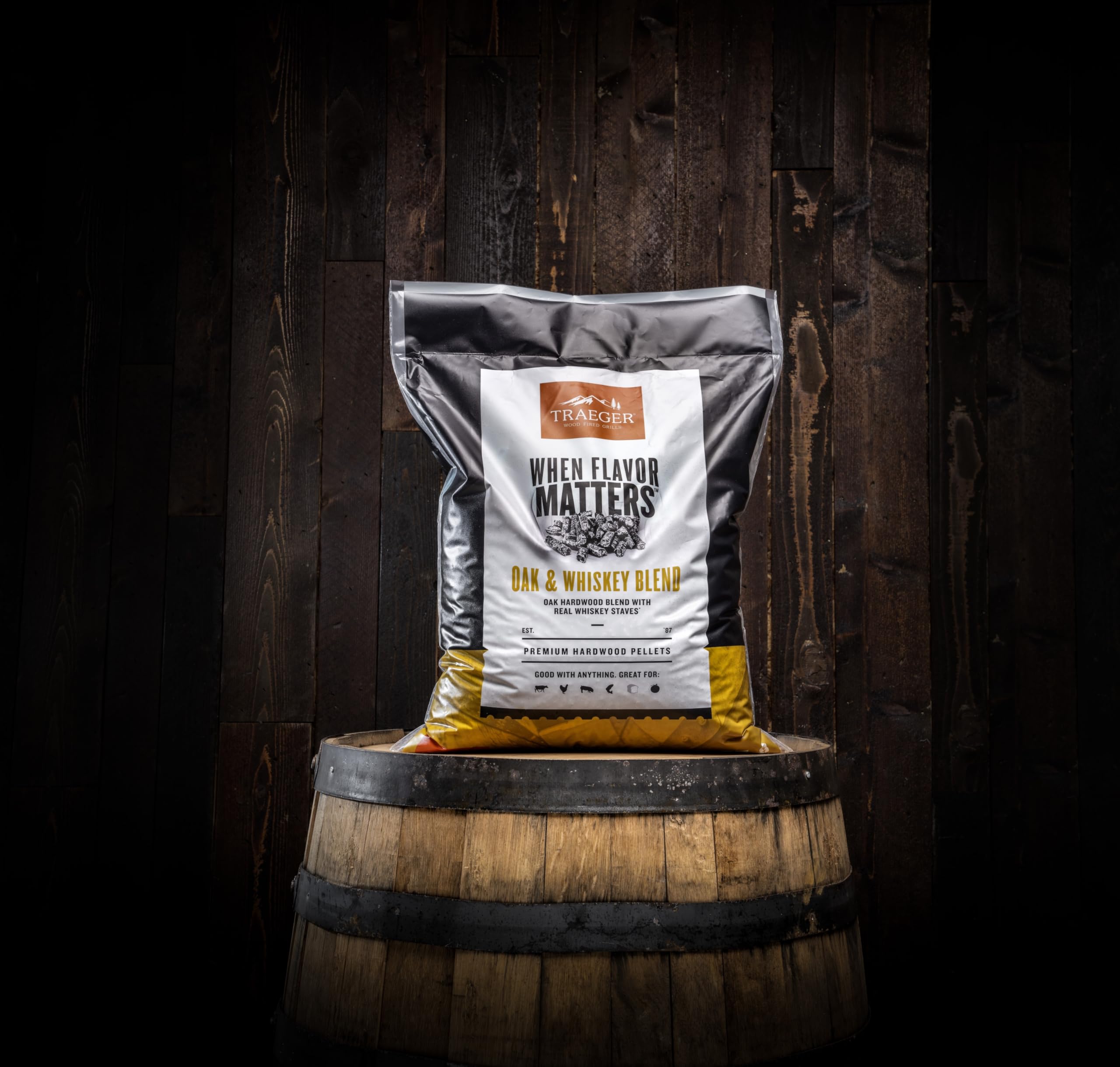 Traeger Grills Mélange de chêne et de Whisky 100% granulés de Bois Naturel pour fumoirs et Grills à granulés, Barbecue, Cuisson, rôti et Grill, Sac de 8,2 kg