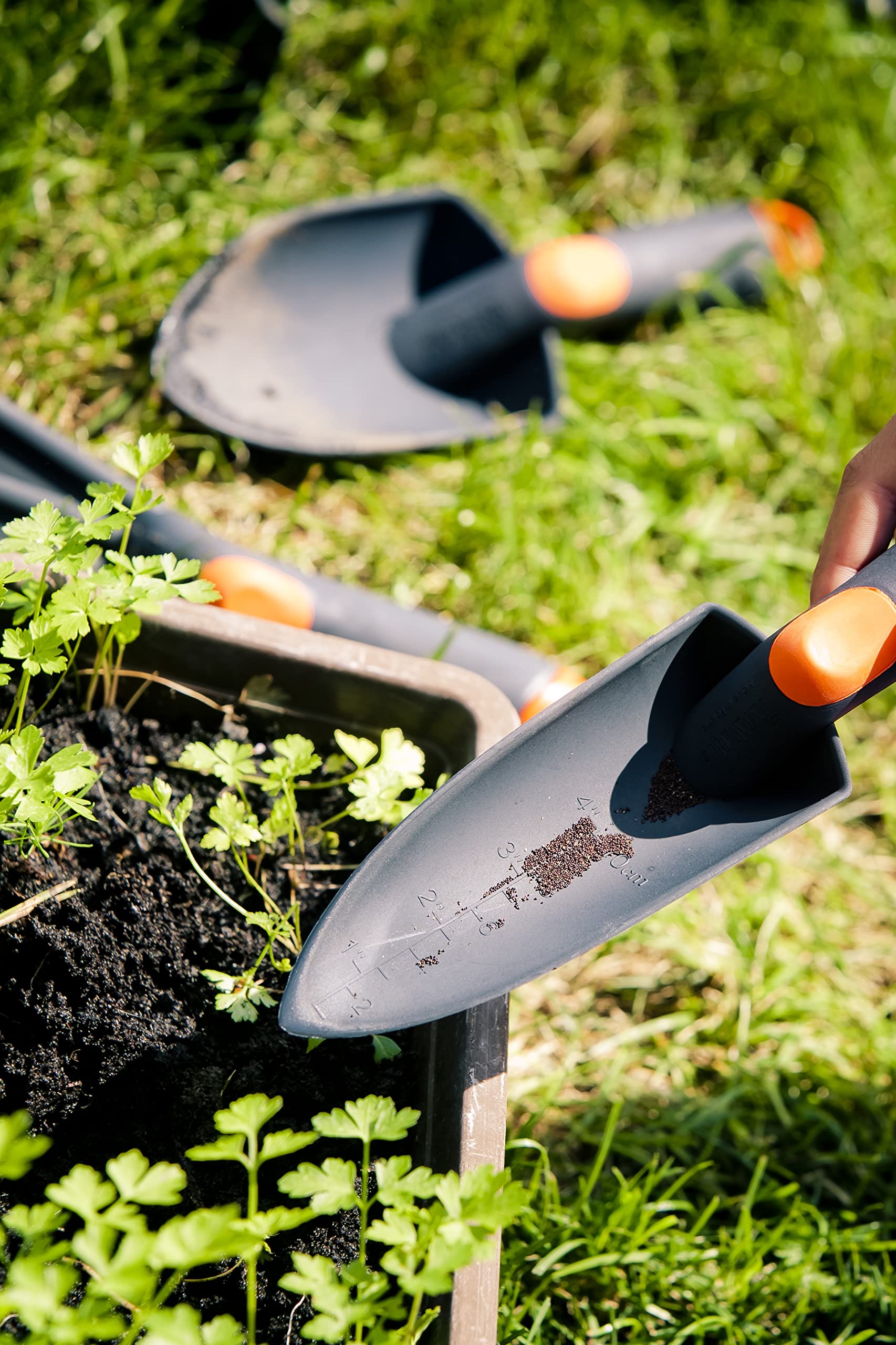 MIVOS Juego de Herramientas de Jardinería de 5 Piezas para Cuidado del Jardín - Garra - Azada Doble - Palita Pequeña - Mini Horquilla - Herramientas de Mano de Plástico Reforzado con Fibra de Vidrio