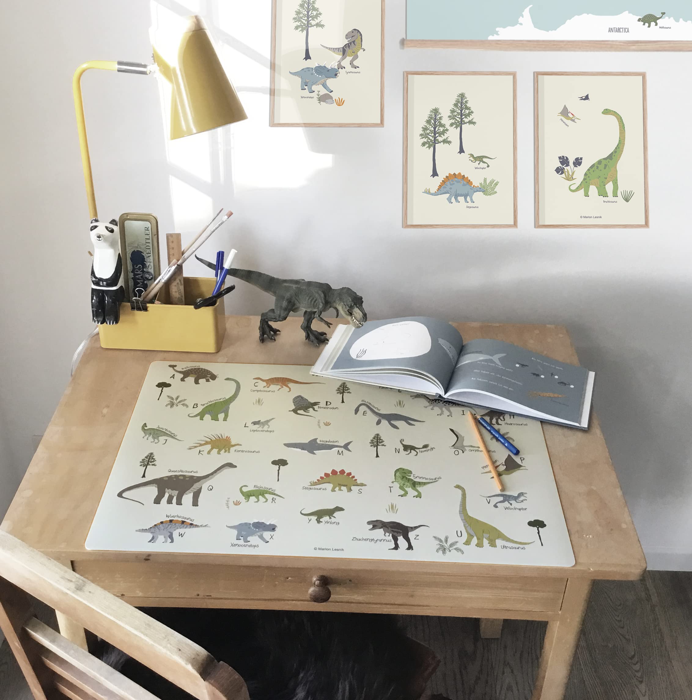Sous-main Enfant Dinosaures ABC - Vinyle 60x40cm Lavable - Fabriqué En Allemagne
