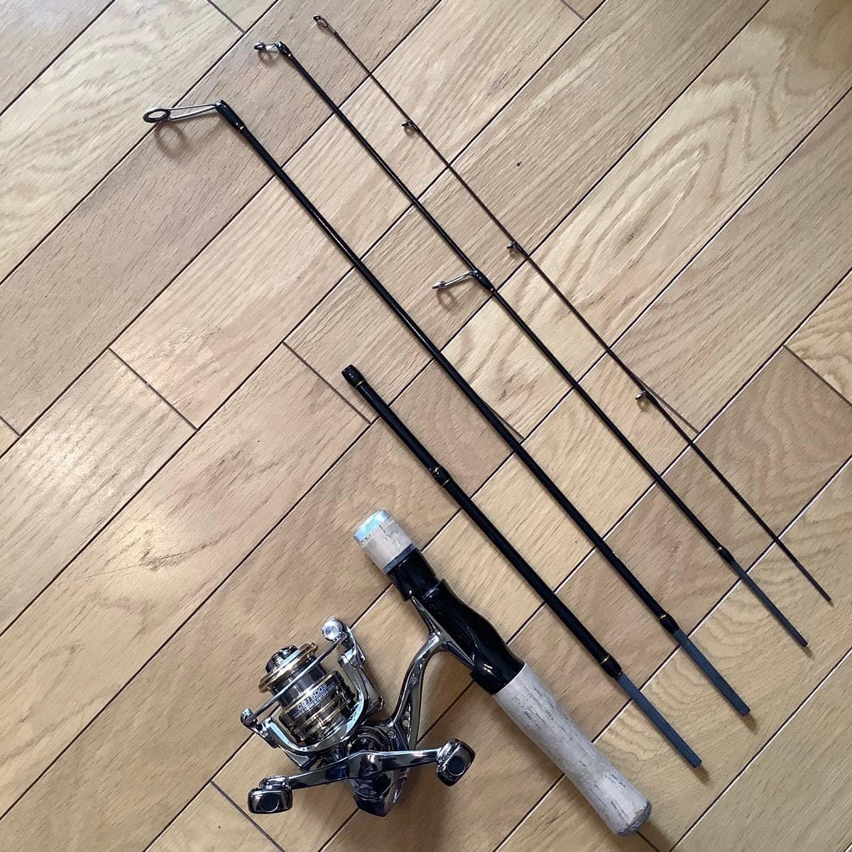 アジング エリアトラウト軽量5ピ ース ロッド&1500番スピニングリール