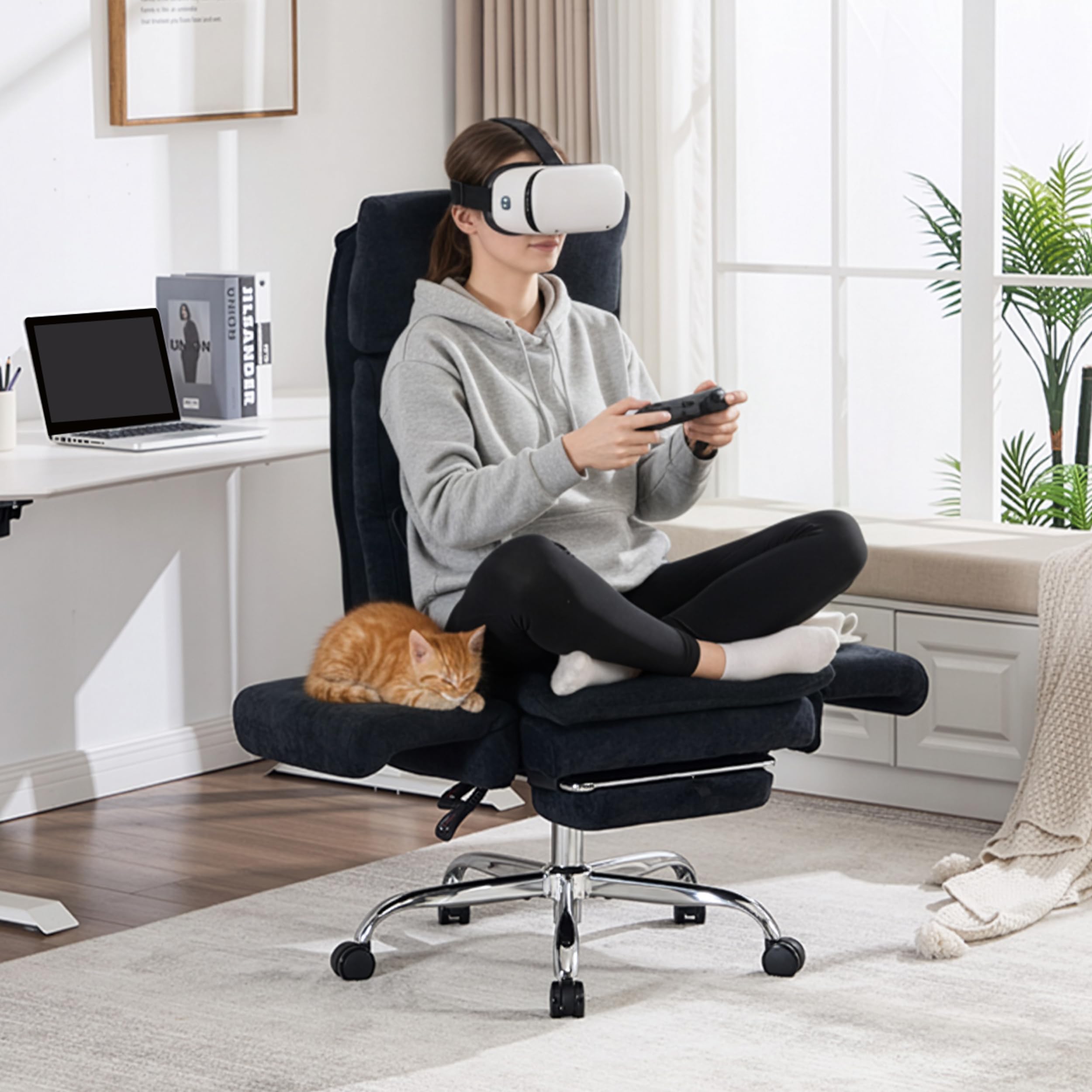 UEV Sedia Ergonomica con Braccioli Reversibili 90°-190°, Alta e Grande, Poltrona Ufficio Ergonomica con Poggiatesta Regolabile e Poggiapiedi Retrattile, Sedia da Scrivania, 70 x 65 x 116-123 cm, Nero