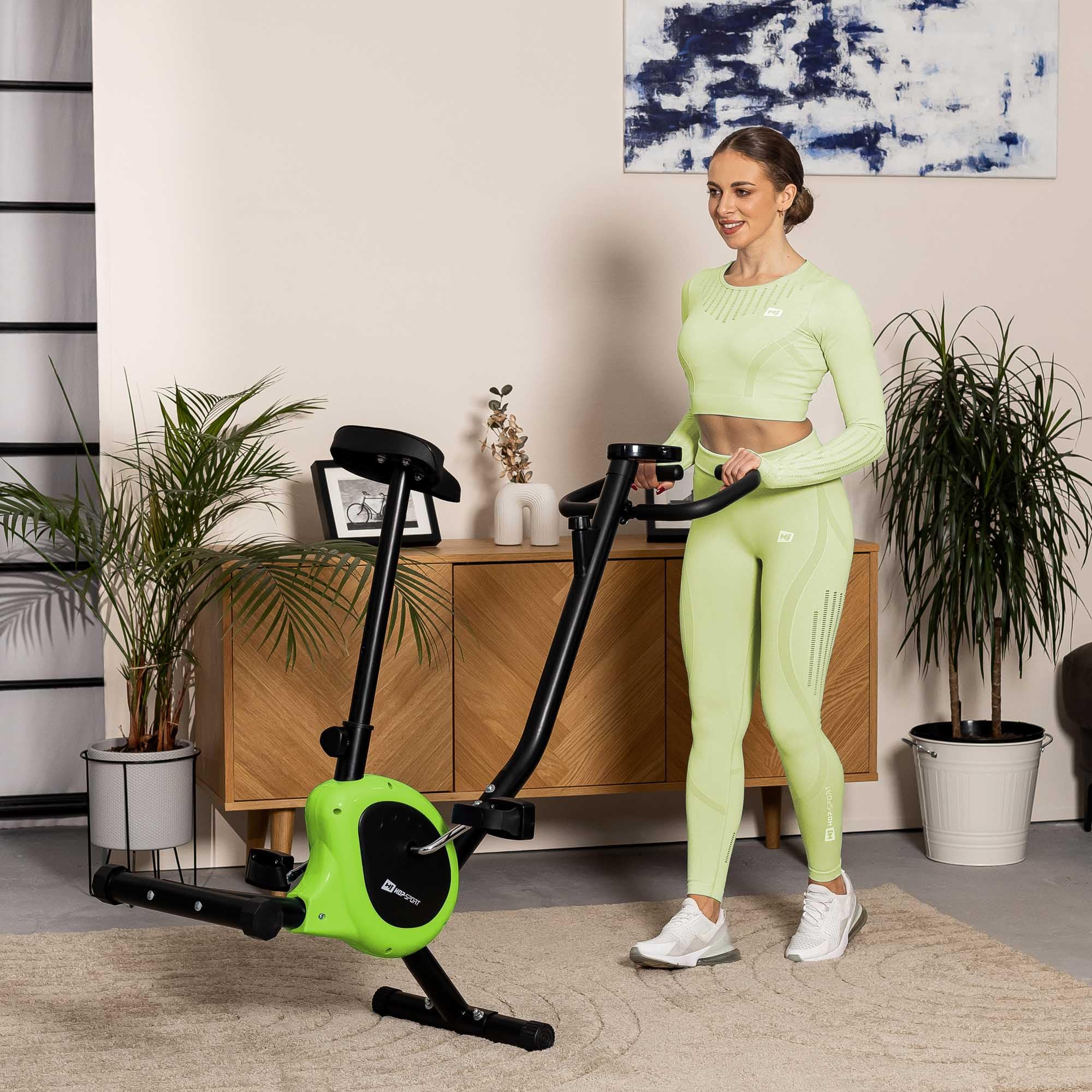 Hop-Sport Heimtrainer Fahrrad Rio - Kompaktes Ergometer für Zuhause mit Trainingscomputer, Manuelle Widerstandsregelung, Ergonomischer Sattel, Anti-Rutsch Pedale, Transportrollen