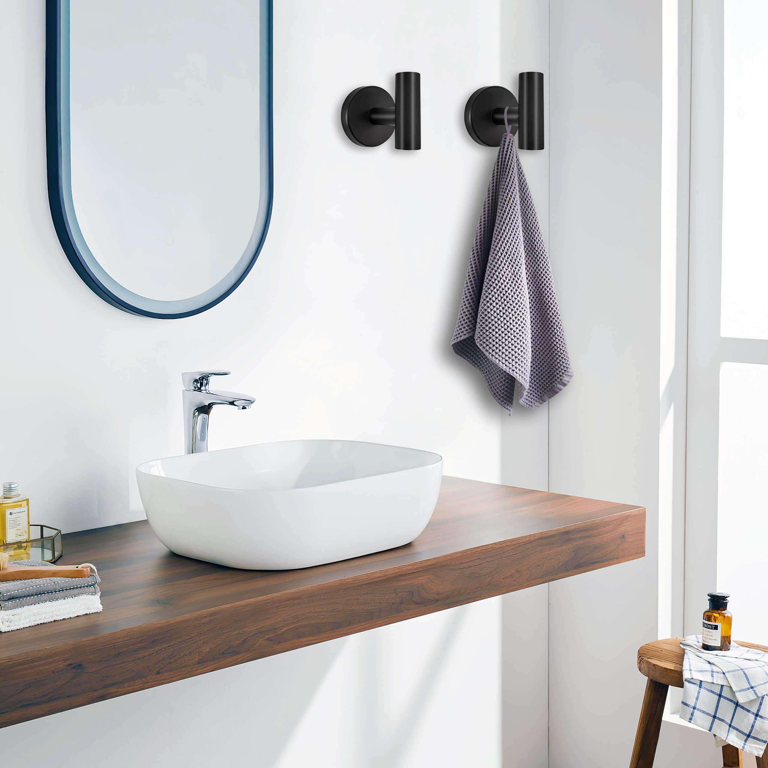 Juego de accesorios de baño negro mate, soporte de papel higiénico montado en la pared de acero inoxidable, anillo de toalla y 2 prácticos ganchos para accesorios de baño modernos, juego de ganchos 3