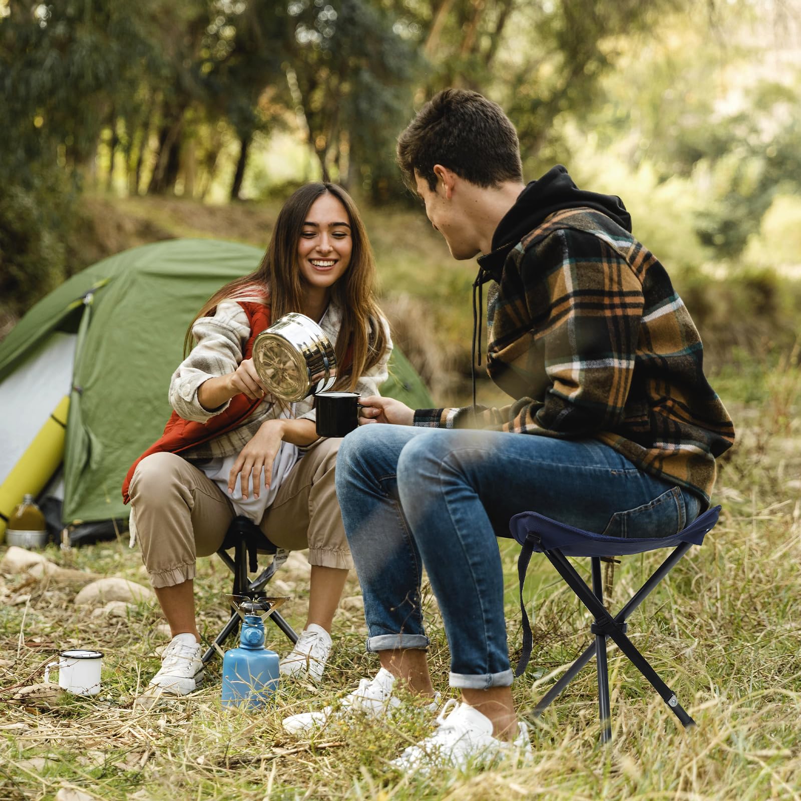 Tabouret de Camping Pliante à Trois Pieds, Siège de Camping Portable Ultra Léger, Petit Chaise Pliante pour Pêche, Pique-Nique Plage Barbecue Voyage Randonnée Chass-Bleu