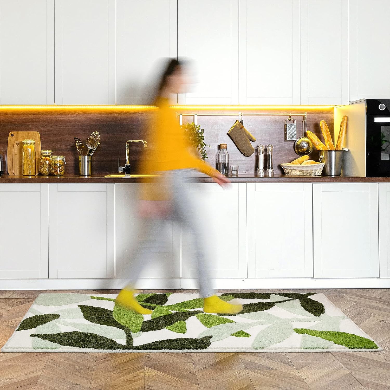 Leaf Bathroom Runner Rug 24x60 Non Slip Long Bath Rugs Green Extra Large Bath Runner Rugs for Bathroom Microfiber Absorbent Washable Area Rugs