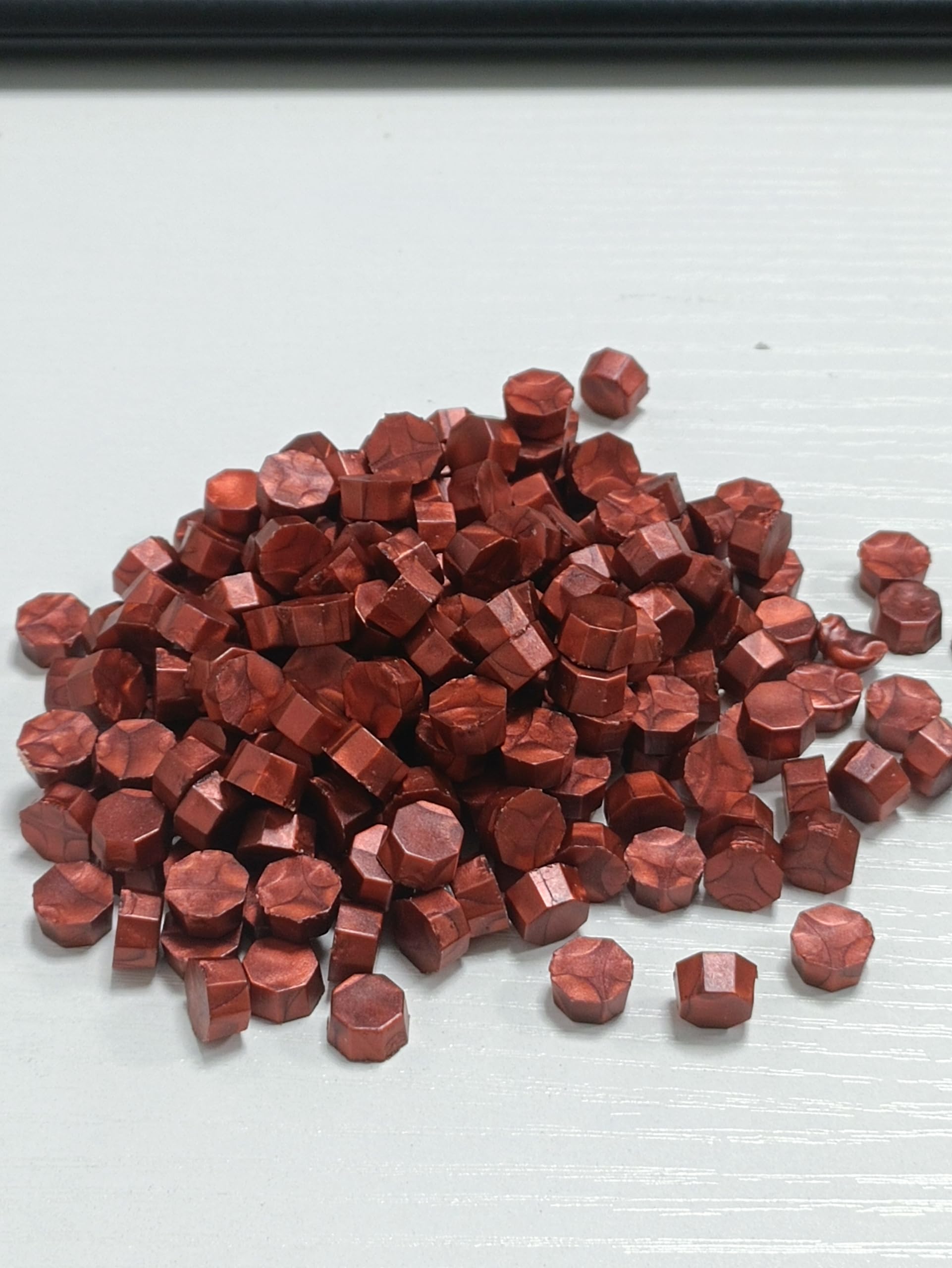 Chedin Pepitas de Cera para Sello de Lacre, 500 Piezas de Cuentas de Cera de Sellado, para Sello de Lacre Vintage y Cartas, Invitaciones, Tarjetas, Paquete de Vino, Envoltura de Regalos (Rojo Burdeos)