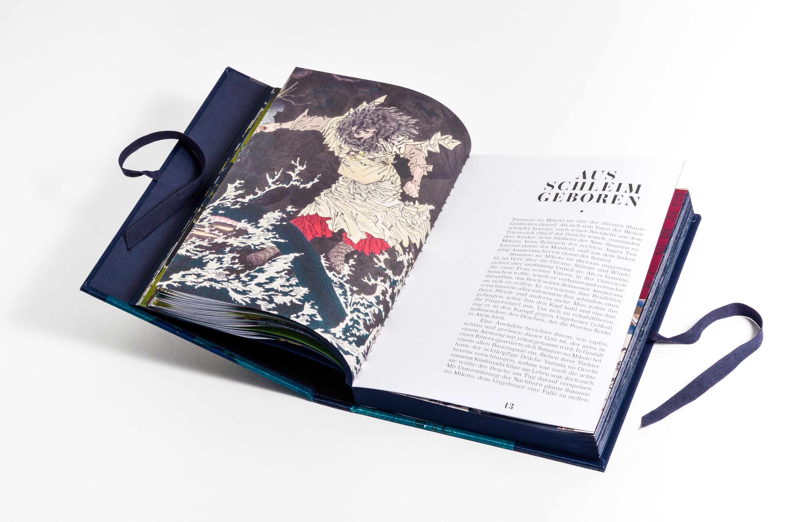YOKAI MONSTER: in Werken der japanischen Holzschnittkunst - vereint in einer prachtvollen Ausgabe mit Seidenüberzug, schwarzem Farbschnitt und Verschlussbändchen mit japanischer Schlauchbindung