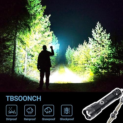 Miniatura 2 de SuperBright HighLumenFlashlight - Paquete de 2. Esta linterna recargable cuenta con 5 modos e impermeabilidad IPX6. Se puede utilizar como linterna