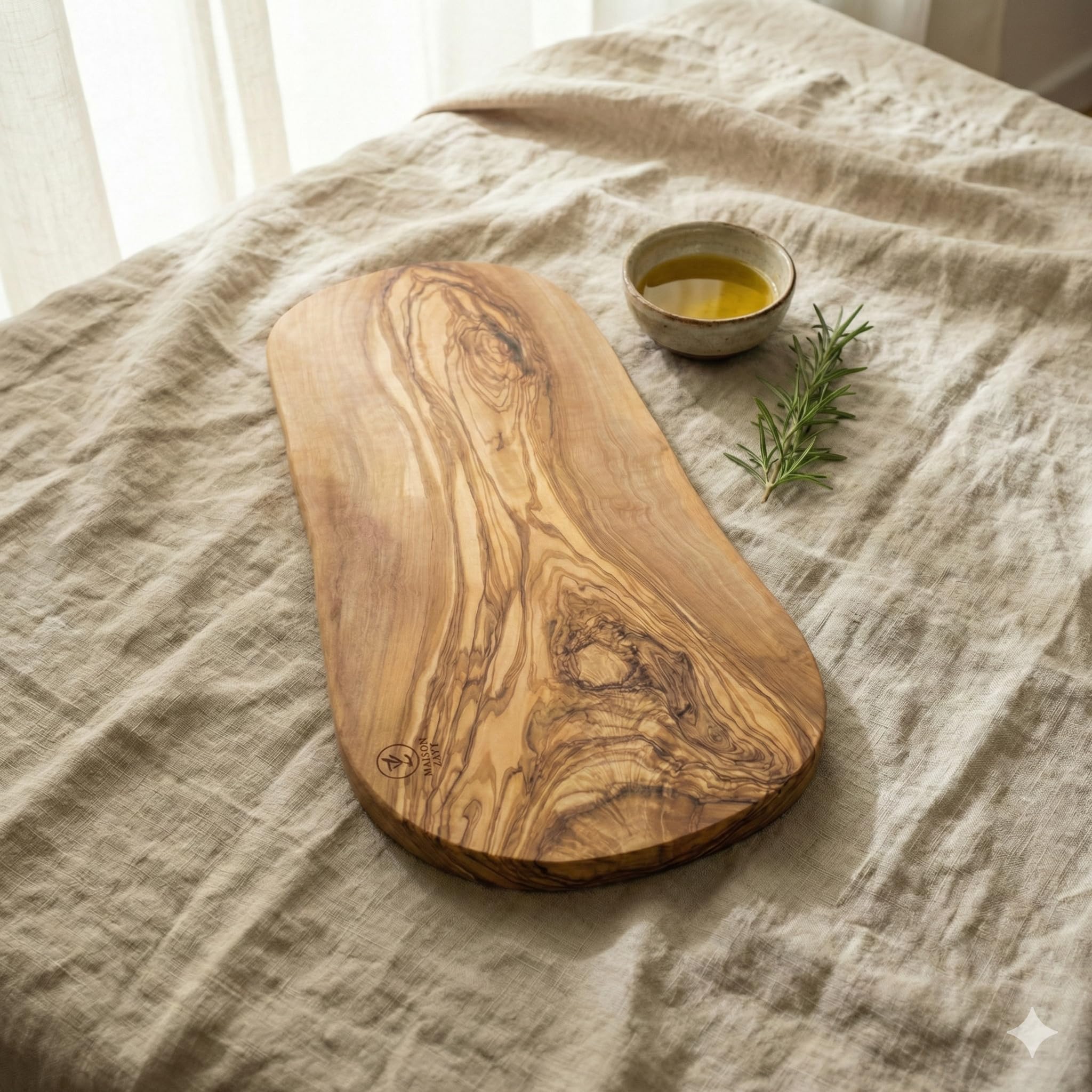Planche de Présentation Apéritif en Bois d'Olivier Massif - Plateau Charcuterie Fromage Tapas 40cm - Design Live Edge Bord Naturel - Artisanat Tunisien - Idée Cadeau Originale