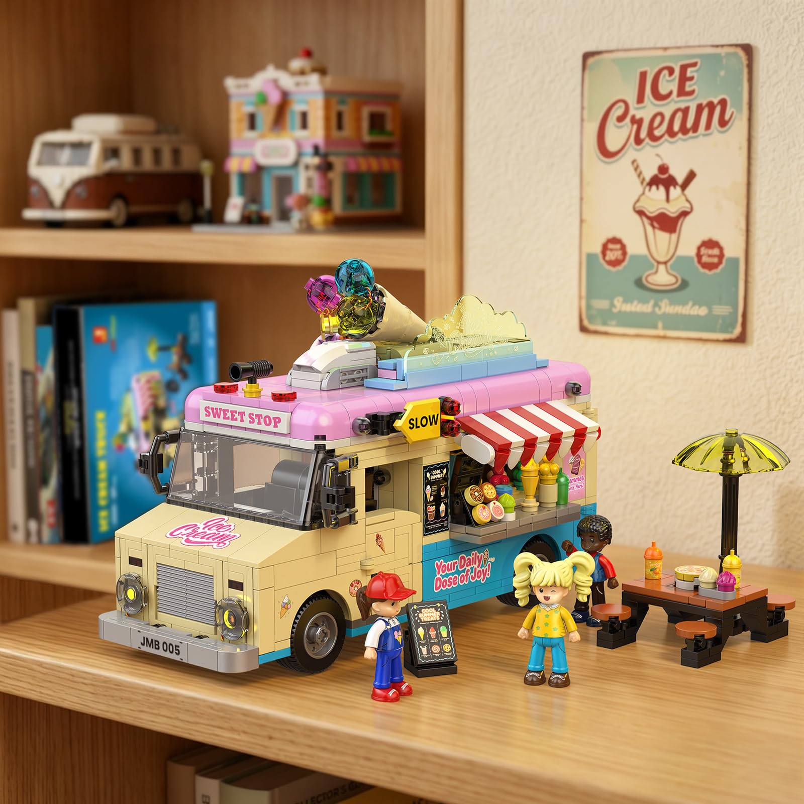 JMBricklayer City Eiswagen Klemmbausteine mit Licht, Truck Fahrzeug Bauset Modellauto mit 3 Mini-Figuren, Rollenspiel Essen Imbisswagen Sammel Spielzeug Geschenk für Mädchen Erwachsene ab 14 Jahren