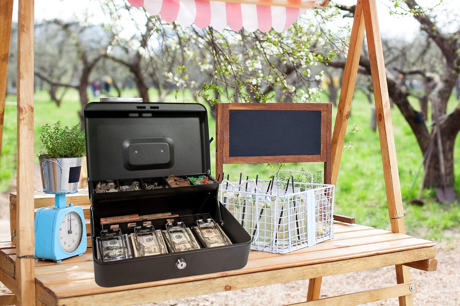 Royal Sovereign Money Handling Security Box Cash Box (RSCB-400N), Tiered-Tray : Everything Else