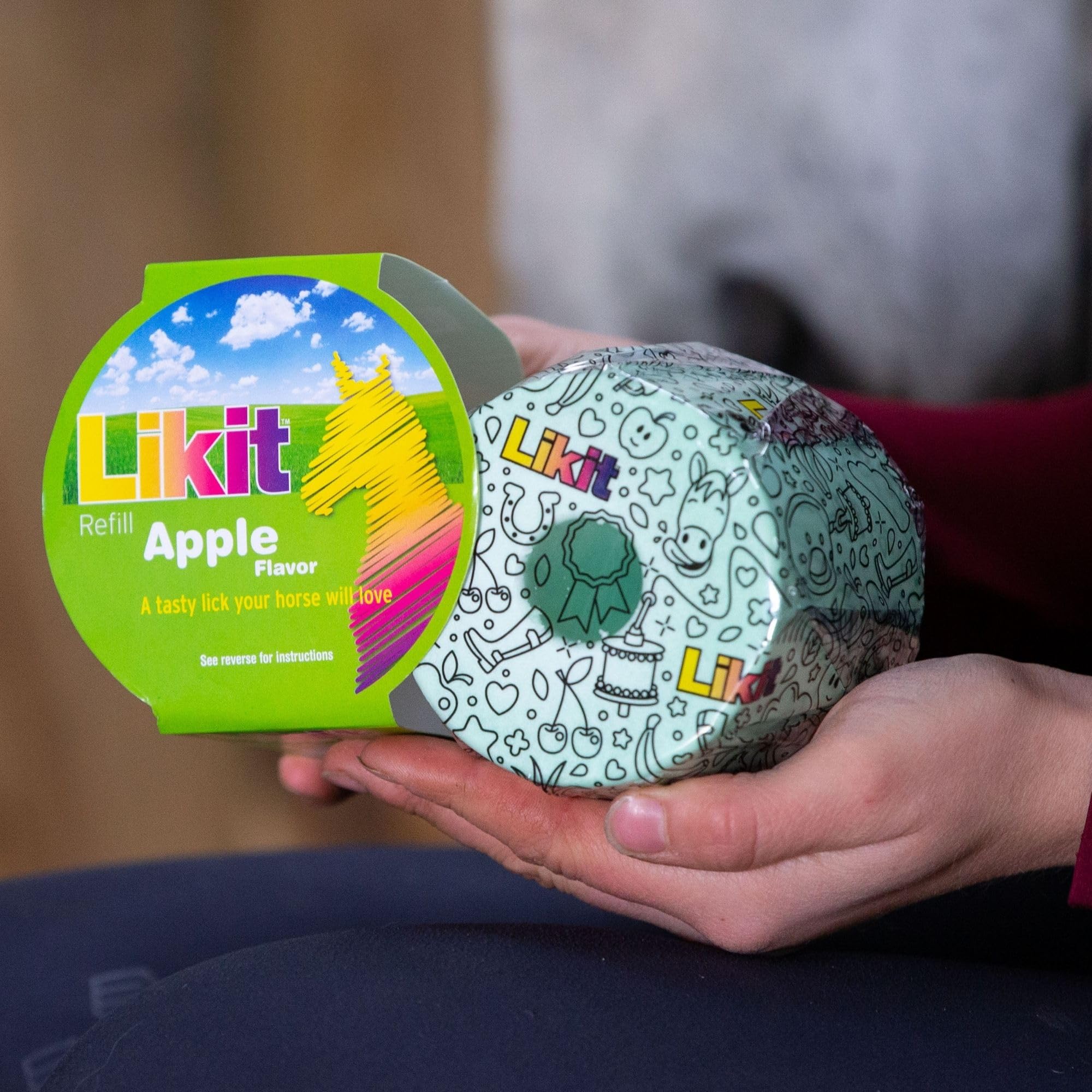 Likit Friandises pour Chevaux Assorties 650 g Boîte de 12 Pomme Menthe Carotte Cerise