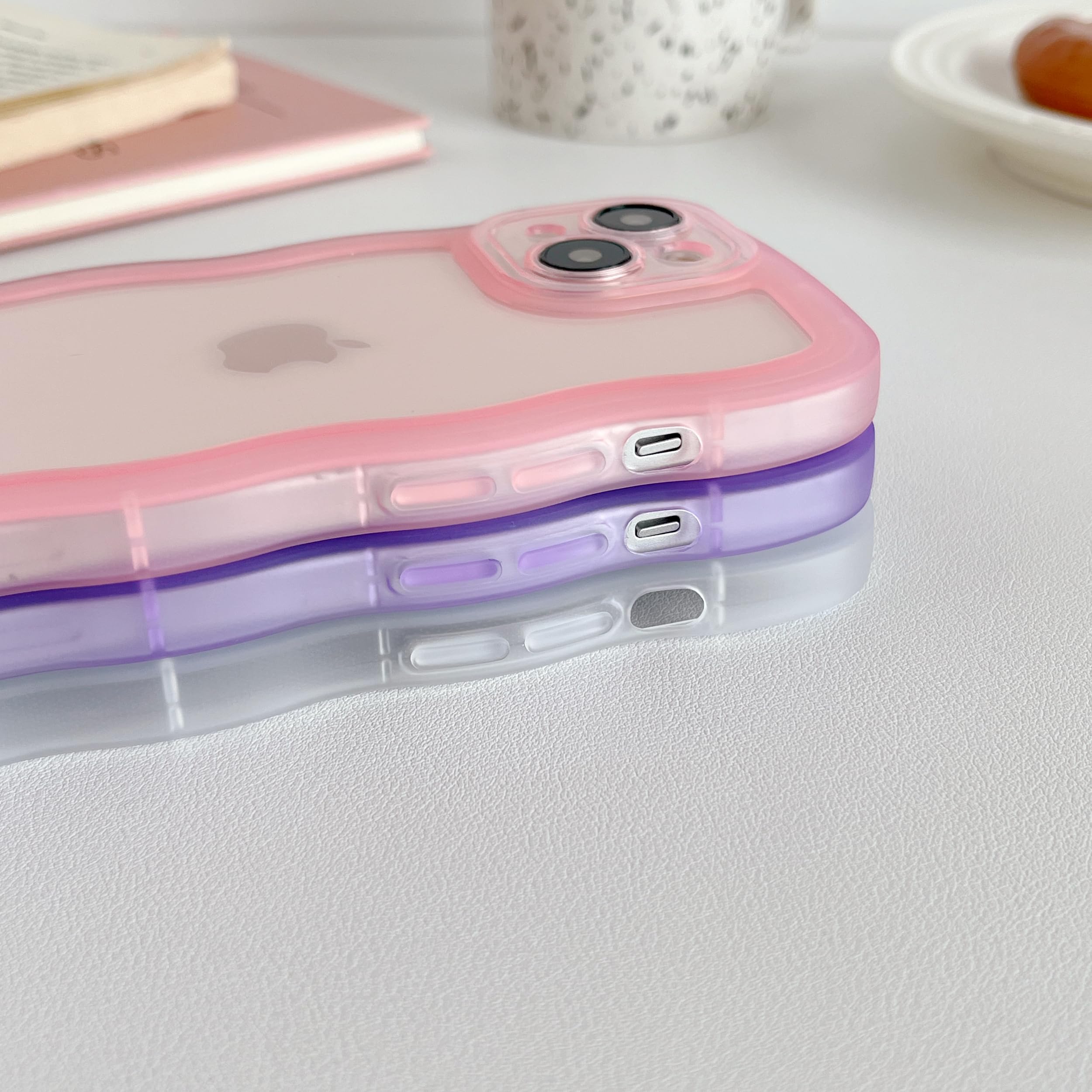 ⭐️iPhone 15 Plus ケース 波状フレーム うねうね　ストラップ付き Amazon.co.jp: ZTOFERA iPhone 15 Plusケース用、クリア可愛い