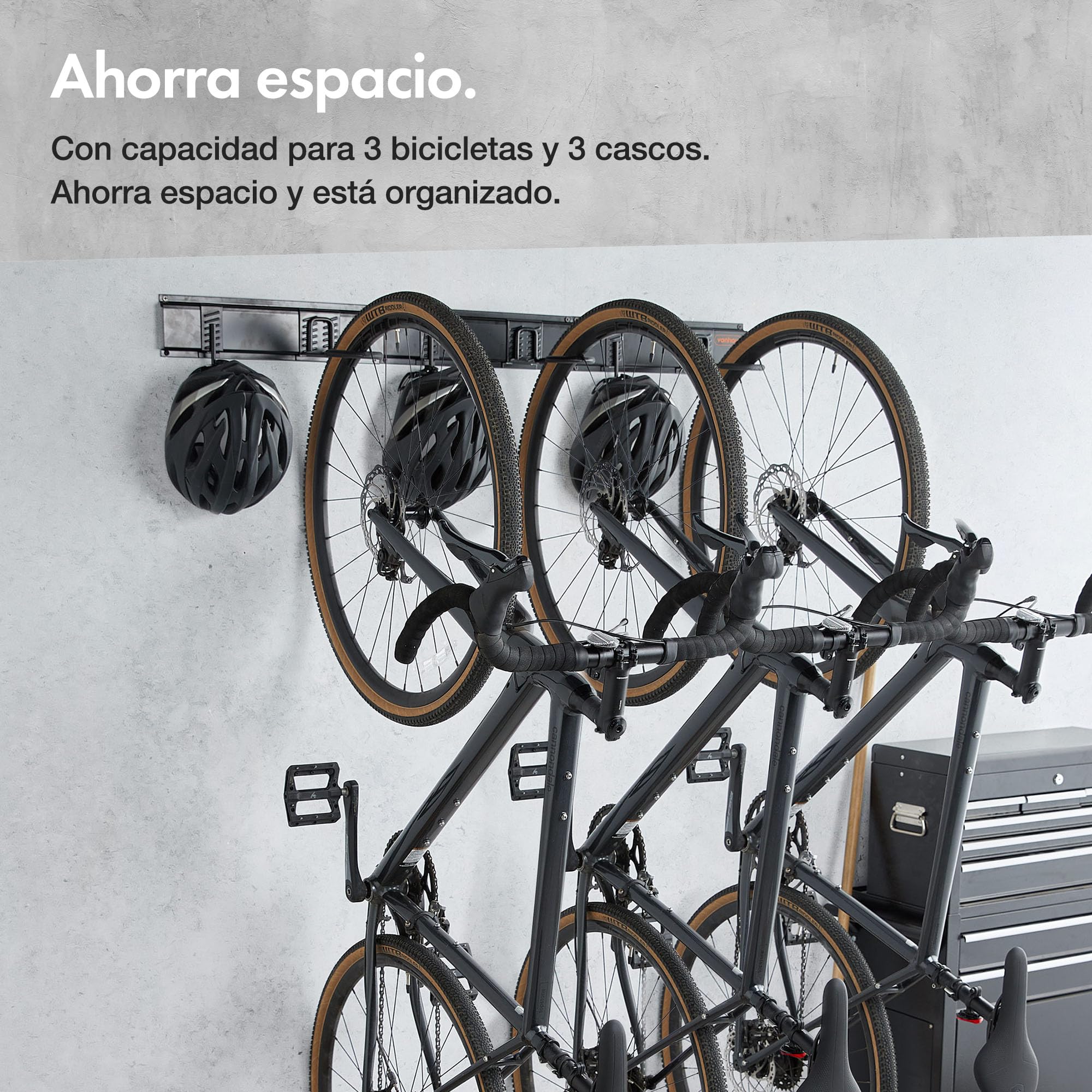 VonHaus Soporte de Bicicletas Pared Vertical – Colgador Pared 3 Bicis y 3 Cascos – Cuelga Bicis de Pared para Organizar Garaje – Soporte de Pared Bicicletas de Montaña o Carretera