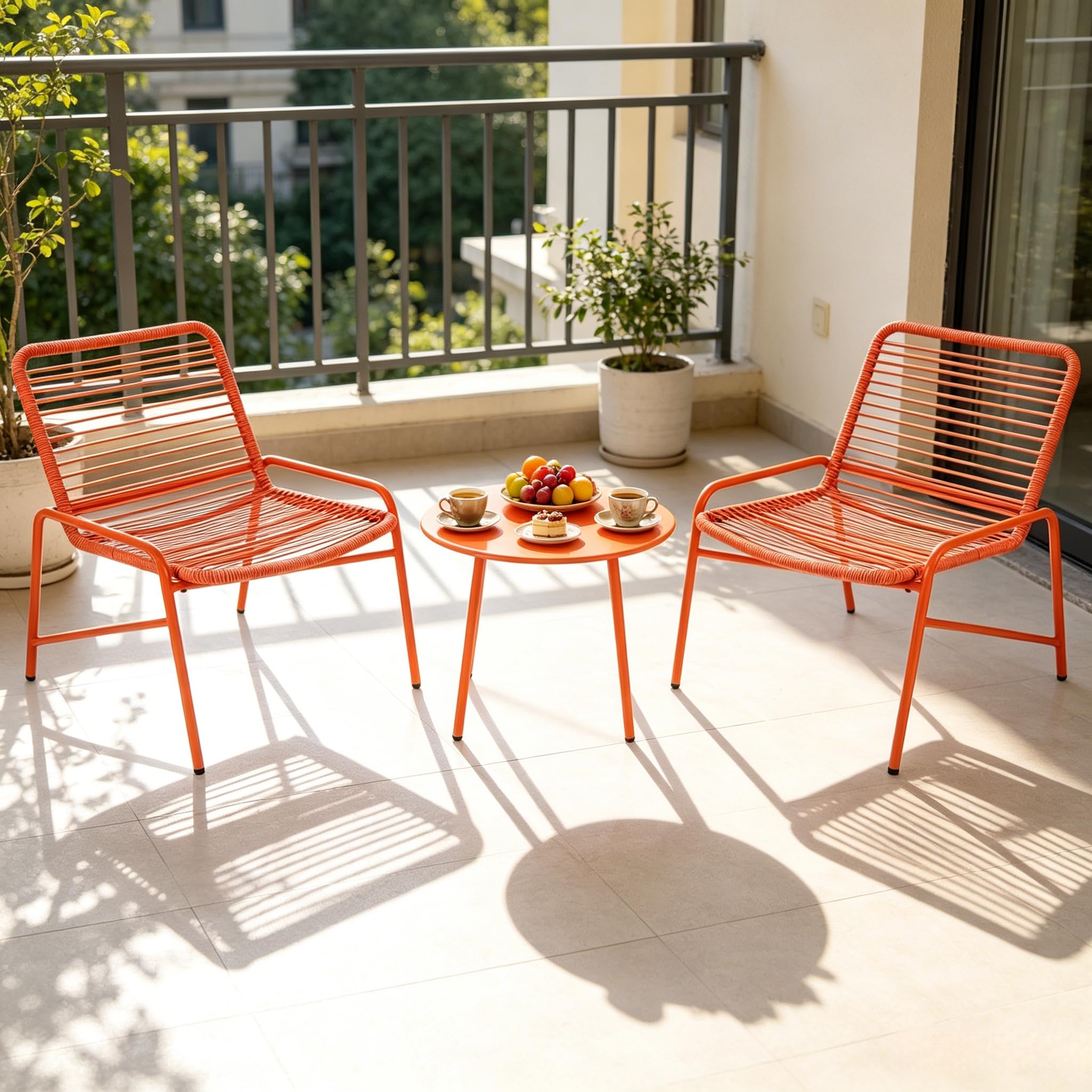 LIFEZEAL Tavolo e Sedie da Esterno 3 Pezzi in Rattan PE e Metallo, Set Bistrò da Balcone con 1 Tavolino e 2 Poltrone, Salotto da Giardino per Balcone, Terrazzo (Tavolo rotondo | Sedia arancione)