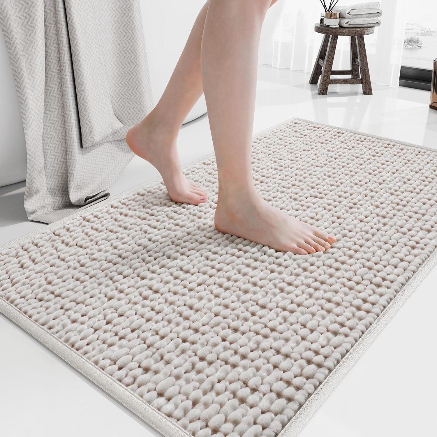 Bathroom Rugs Mat 24x36, Extra Soft Absorbent Chenille Bath Rug, Non Slip PVC Backing Washable Quick Dry Bath Mats for Bathroom Fit Under Door, Tub, Shower, Sink, Home Decor Accessories Beige