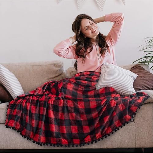 Miniatura 3 de PAVILIA Manta de lana cuadriculada negra y roja con pompones, tamaño individual, suave forro polar acogedor con flecos y pompones, manta decorativa