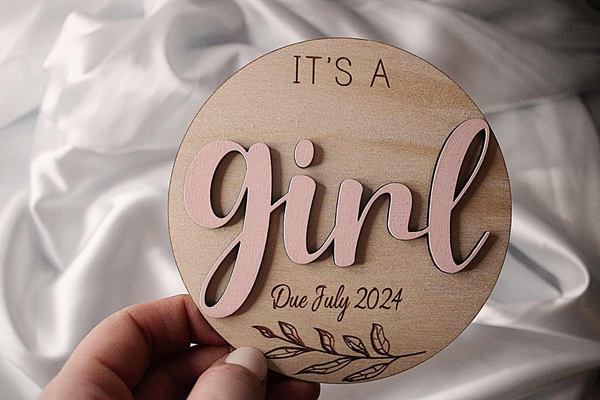 Gender Reveal Plaque | It's a Girl | It's a Boy | Gender Announcement Plaque | Baby Announcement Sign | Birth Announcement | Boy or Girl (Medium (17x17cm), It's a Girl (Pink))