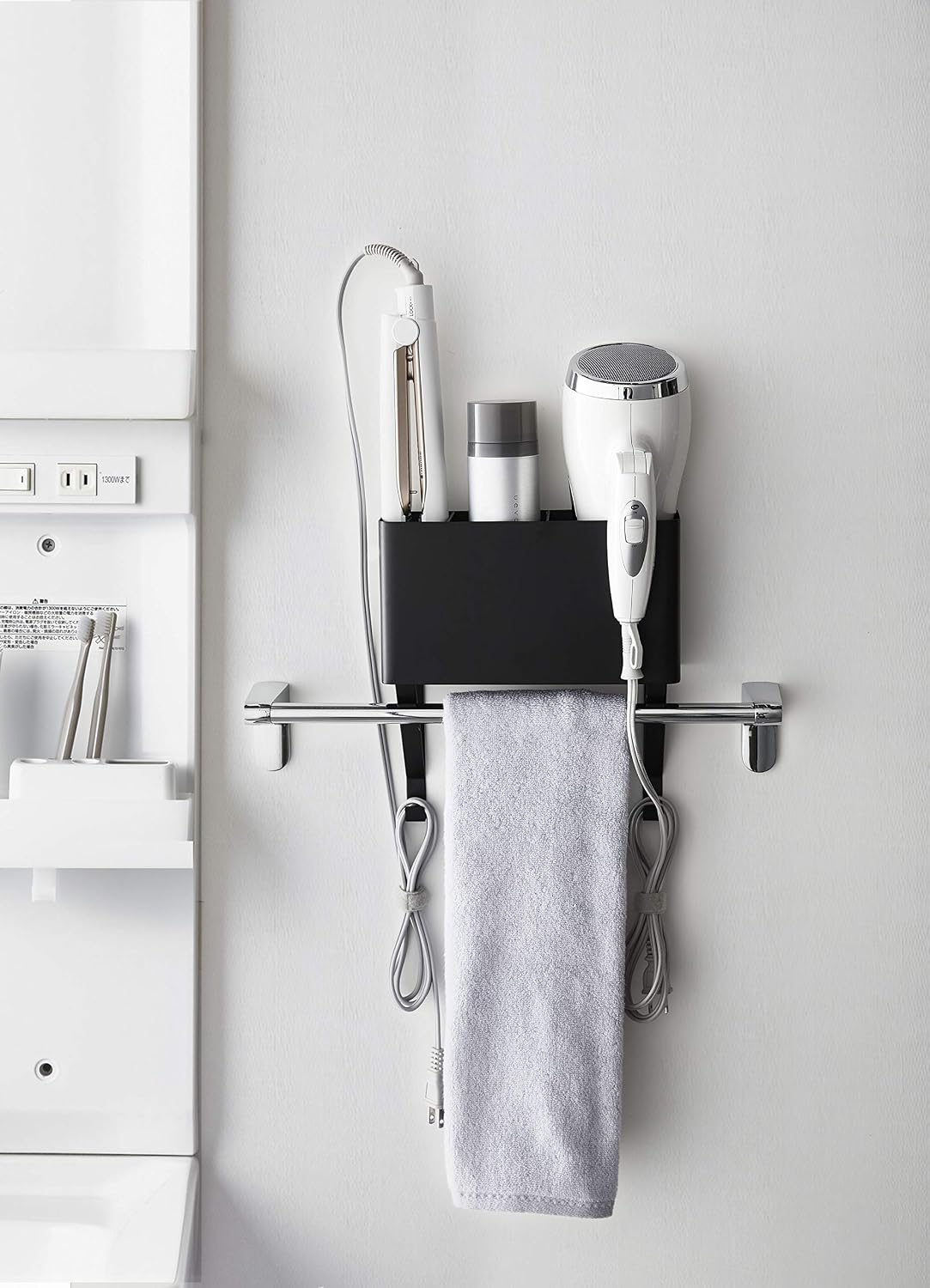 山崎実業(Yamazaki) LD-TW V Towel Top Dryer & Hair Iron Holder, 約W22XD7.5XH24cm, Black (Black 19-3911tcx)