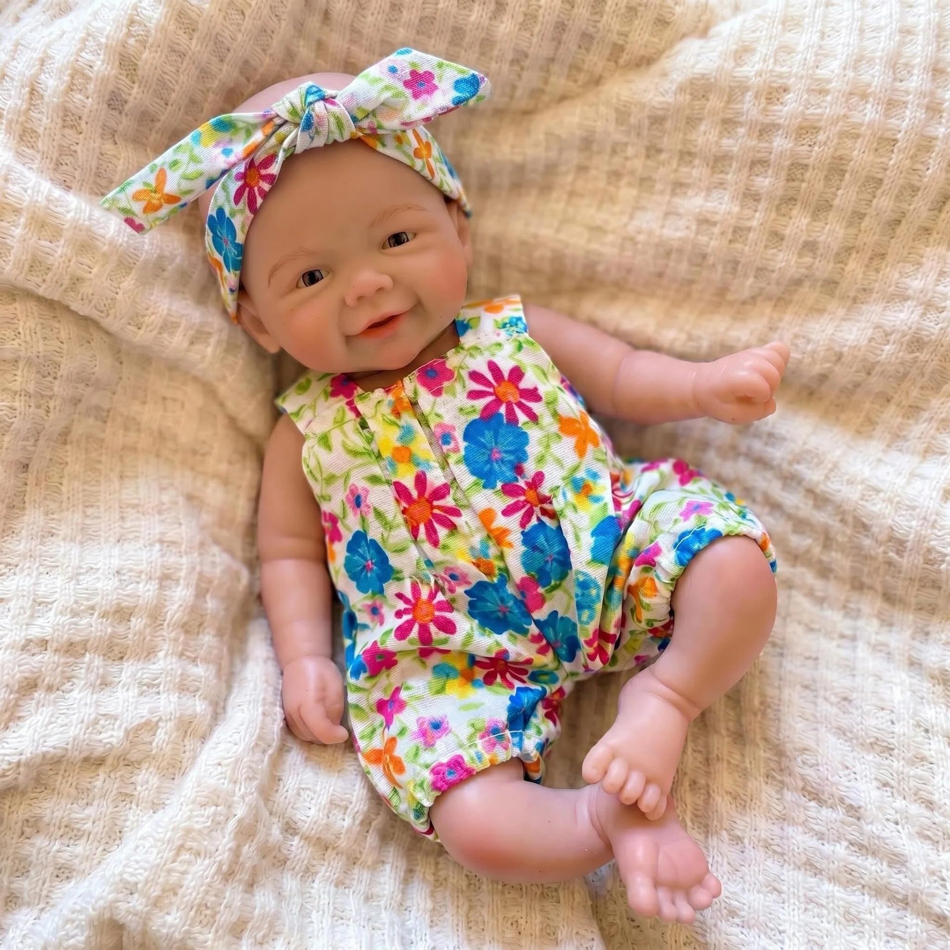 Pinky Reborn 8 Inch Premium Soft Full Body Solid Silicone Reborn Baby Doll Girl Lifelike Hand Painted Reborn Dolls with Clothes and Bottles Gift Sets for Kids