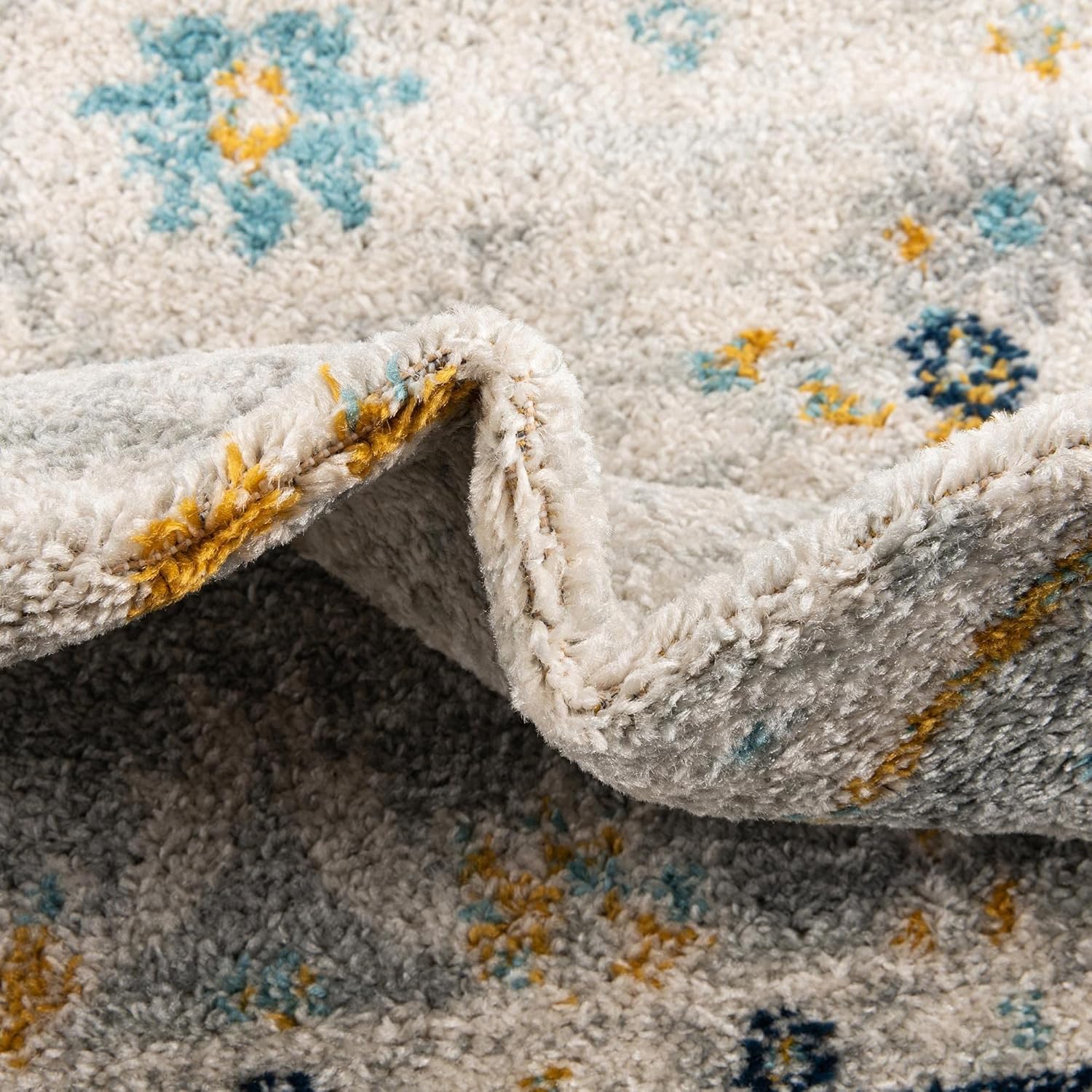 Rugs.com Madeline Vintage Collection Rug – 4' x 6' Gray Medium-Pile Rug Perfect for Entryways, Kitchens, Breakfast Nooks, Accent Pieces