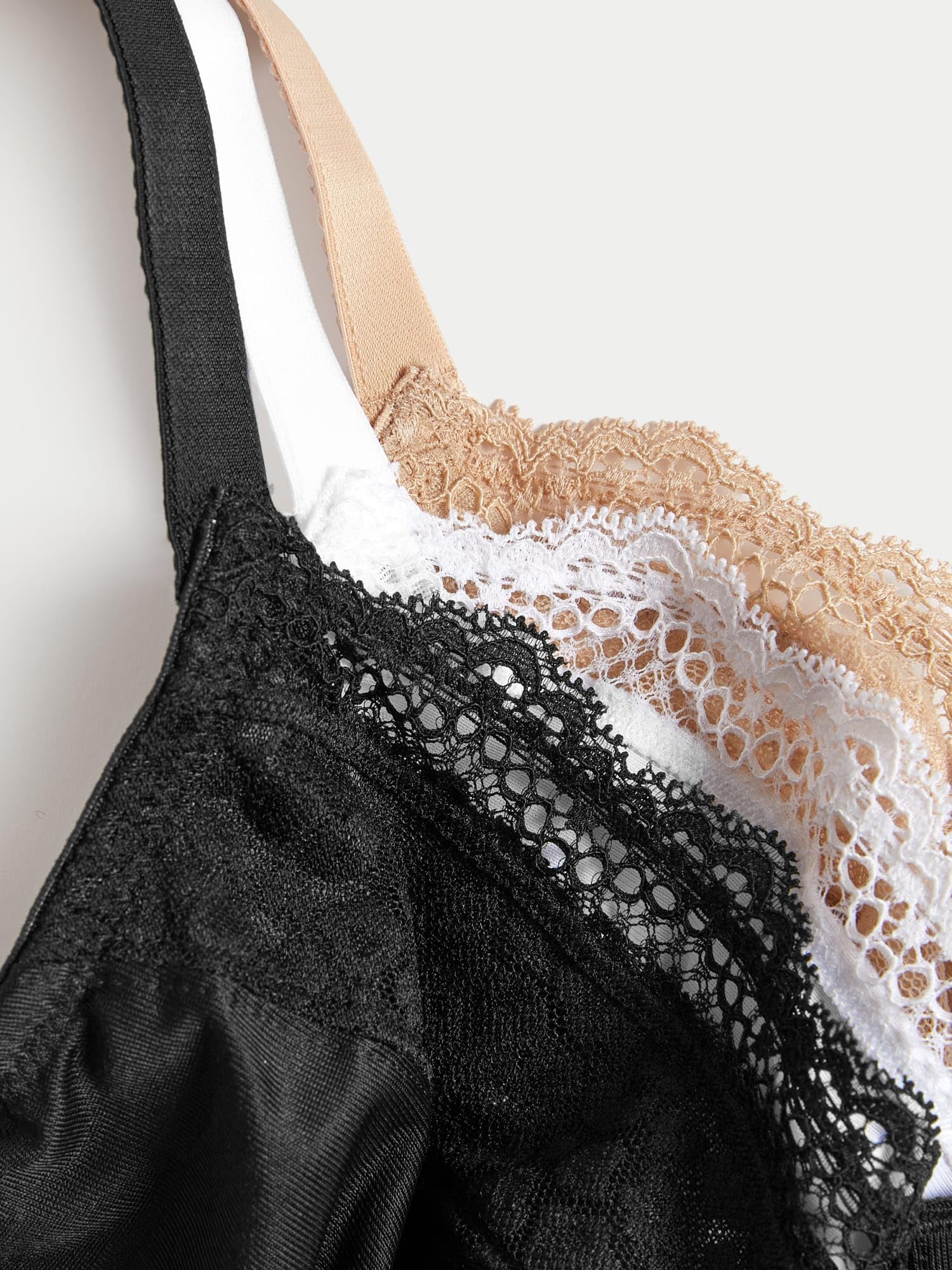 Marks & Spencer Pack de 3 Sujetadores reductores de Copa Completa con Aros para Copas C-H Mujeres
