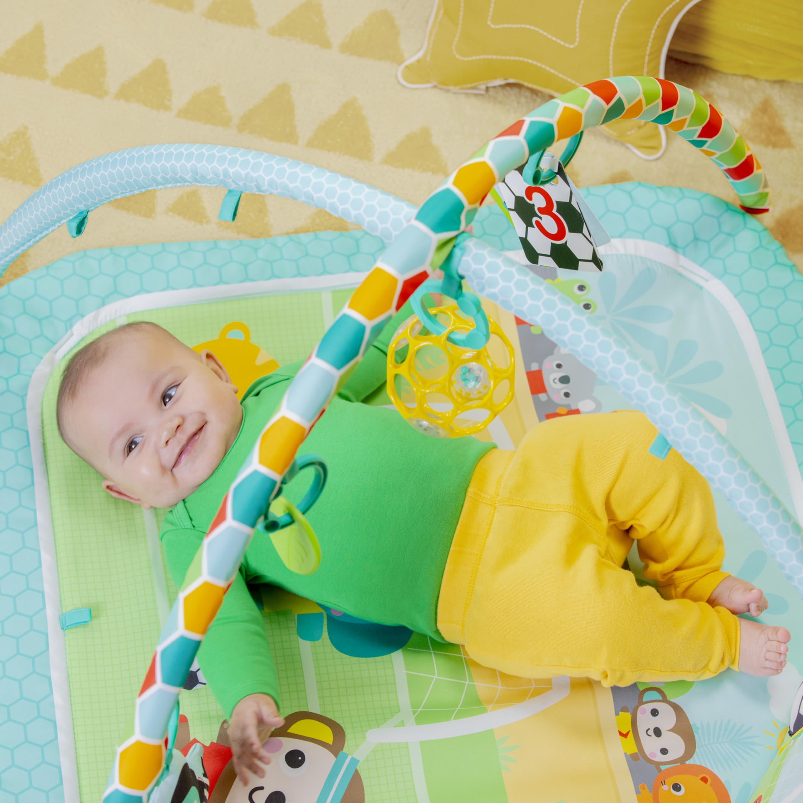 Bright Starts, Siłownia Piłka nożna Oball, 4 tryby gry: zmywalna mata z poduszką na brzuch, zdejmowany łuk, światła i 30+ melodii, uniseks, 0+ miesięcy
