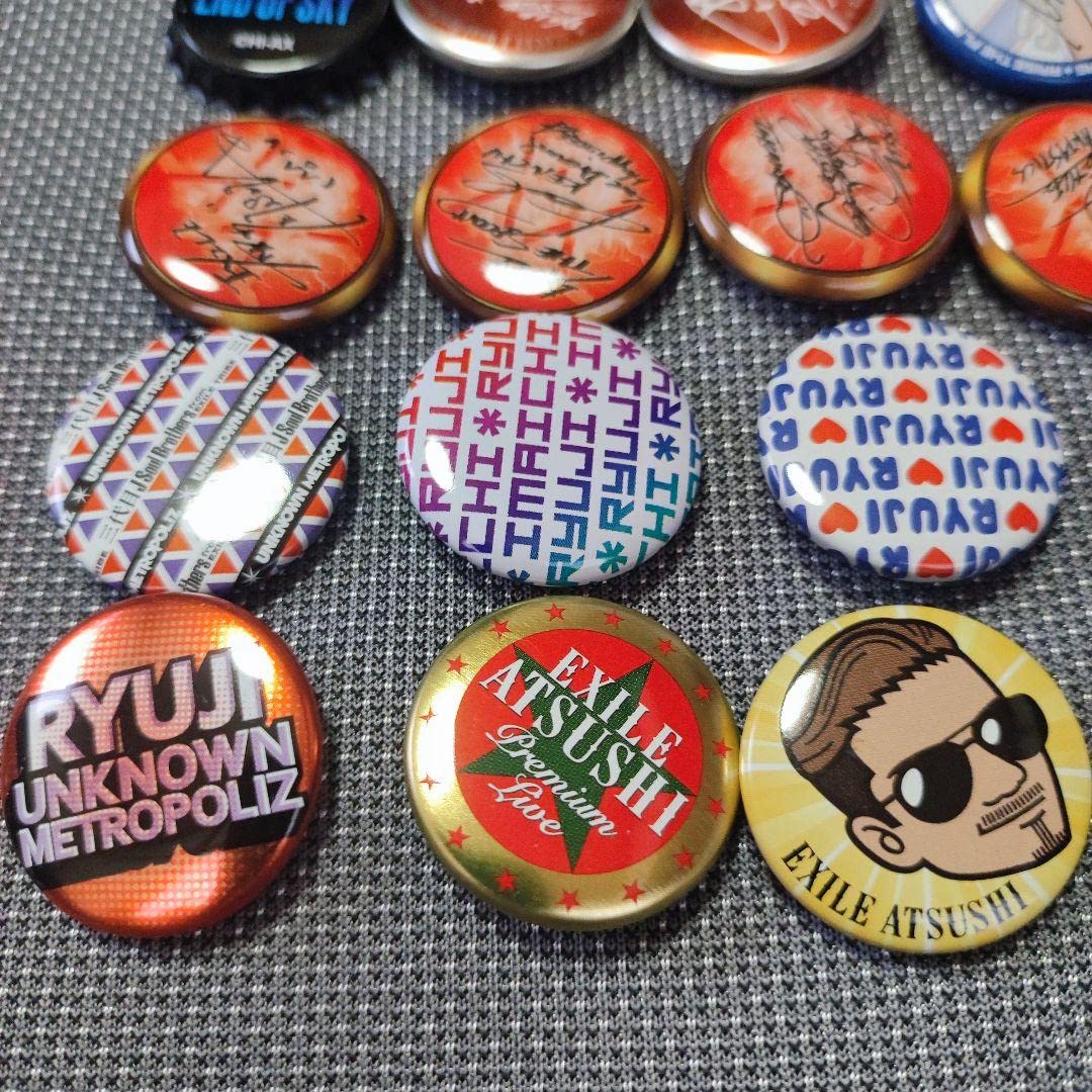 EXILE サイン入り 切り抜きとオーディション缶バッジ EXILE サイン入り 切り抜きとオーディション缶バッジ 1038359508