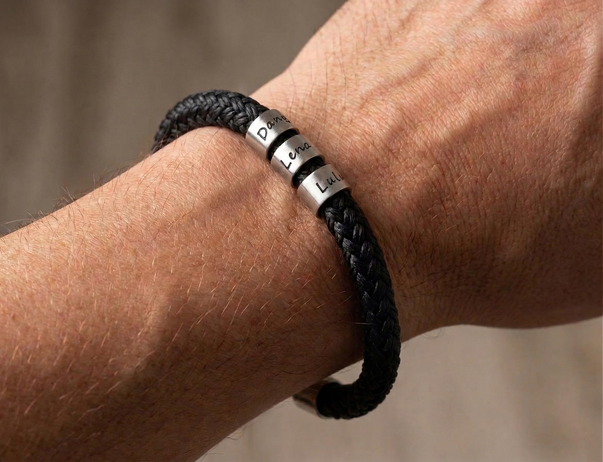 Herrenarmband mit Gravur mit Kleinen Personalisierten Beads, Segeltau Armband mit Namen Handgefertigt, Namensarmband, Männerarmband mit Namen, Edelstahl