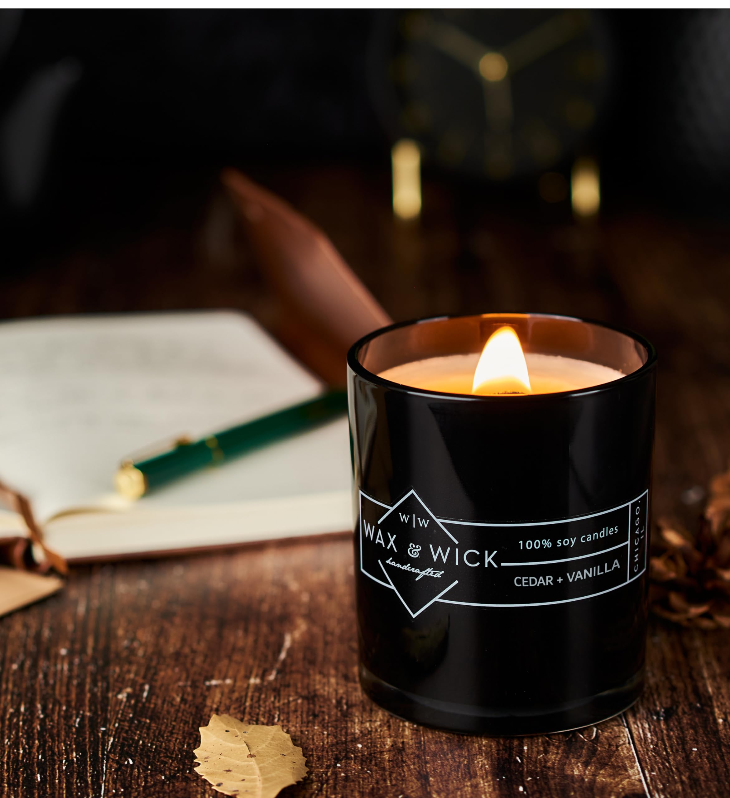 Wax & Wick - Vela aromática de soja. 100% cera de soja pura con doble mecha de madera. Combustión limpia de hasta 60 horas. Tarro negro de 270 g