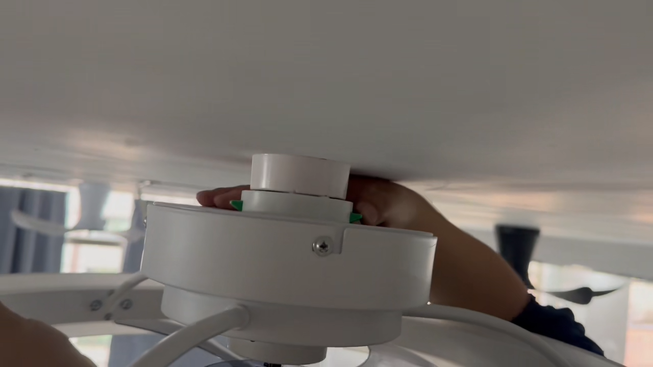 【360度首振り 省エネ 冷暖室に適用 】XINGMU LED シーリ 0105 360度首振り 省エネ 冷暖室に適用 】XINGMU LED シーリ 0105 Amazon