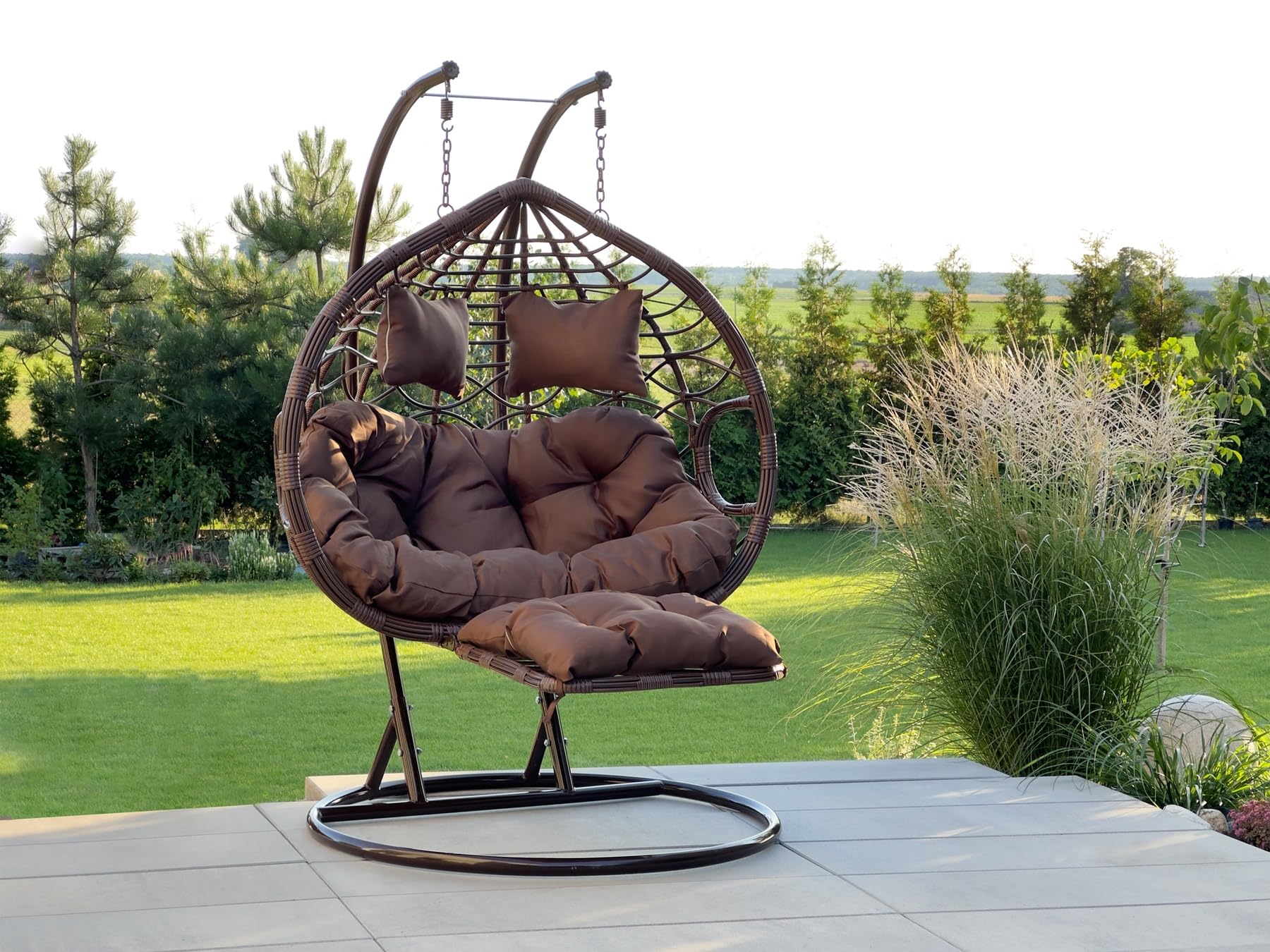 2-Sitzer Hängesessel mit Gestell Garten Terrasse Outdoor braun mit Verstellbarer brauner Fußstütze