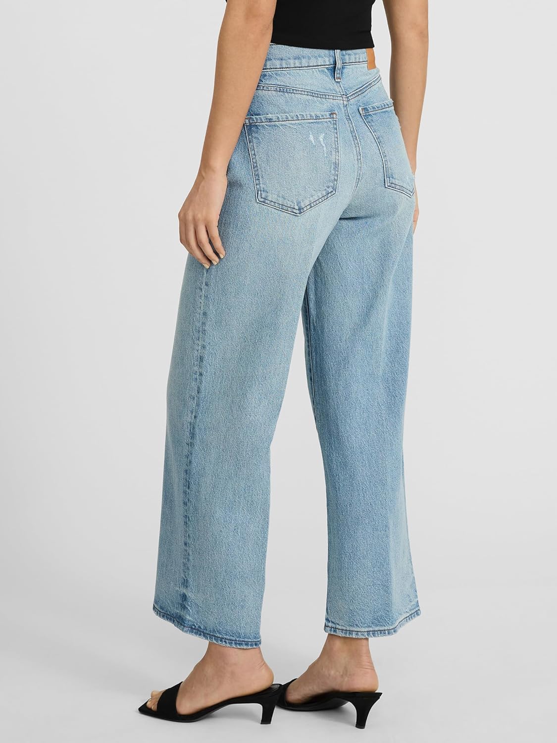 EXPRESS Women’s Wide-Leg Ankle Jeans – High Waisted Stretch Denim with Flattering Fit – Light Wash - Image 3