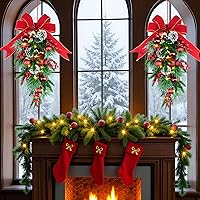 Vista 3 de Guirnalda decorativa en forma de gota preiluminada de 24 pulgadas, guirnalda de Navidad a pilas con luces de hadas, lazo rojo y bolas, conos