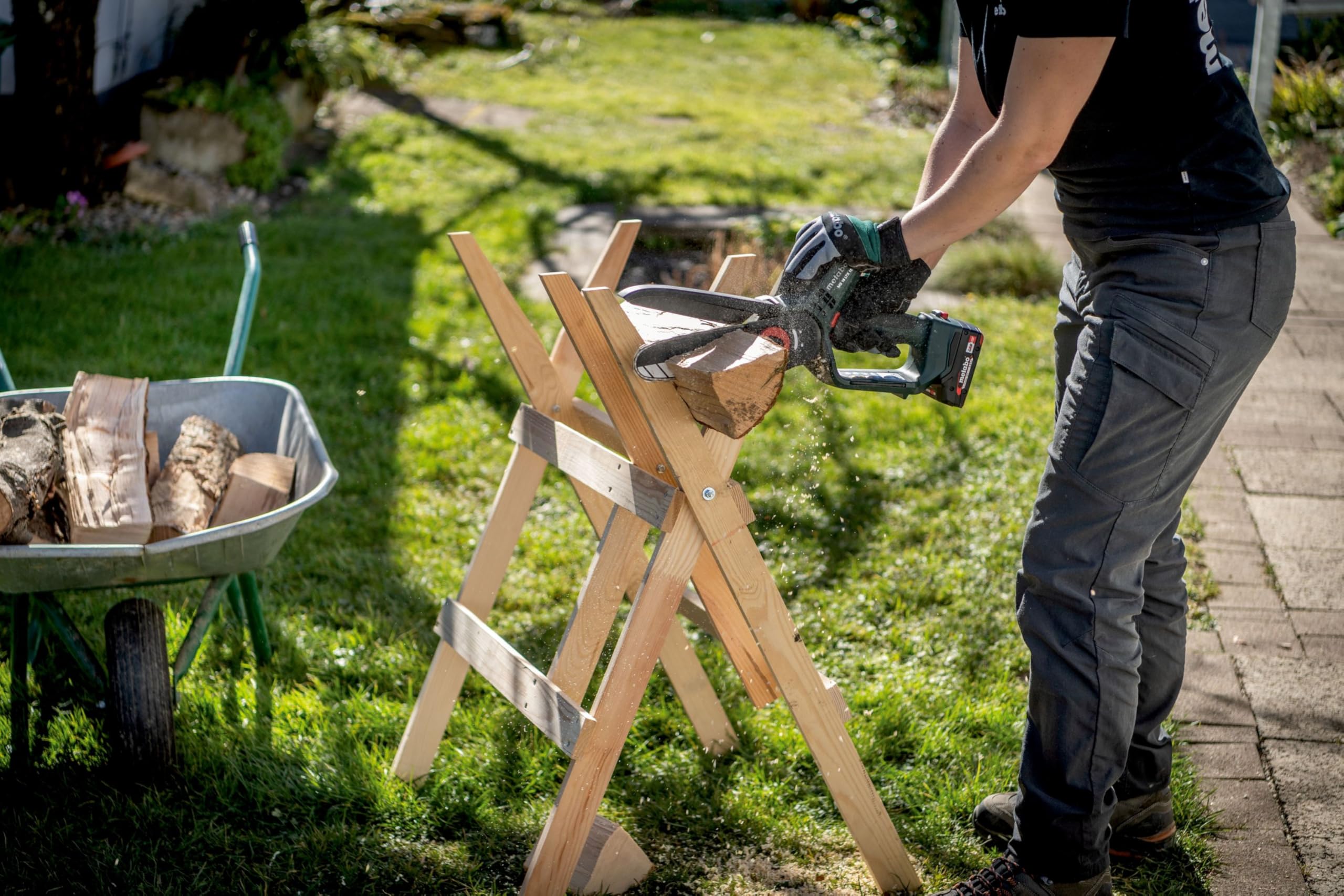 Metabo sega per arbusti a batteria MS 18 LTX 15 – 18V, lama da 15 cm – Ideale per la potatura di alberi e rami verdi, alta velocità della catena – Leggera e maneggevole – Inclusa metaBOX