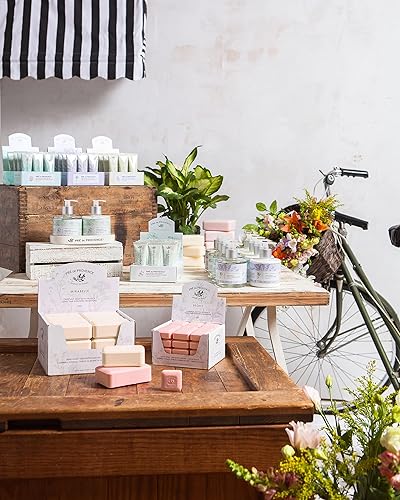 Vista 12 de Pre de Provence Colección de crema de manos enriquecida con manteca de karité, 1.0 fl oz, lirio del valle