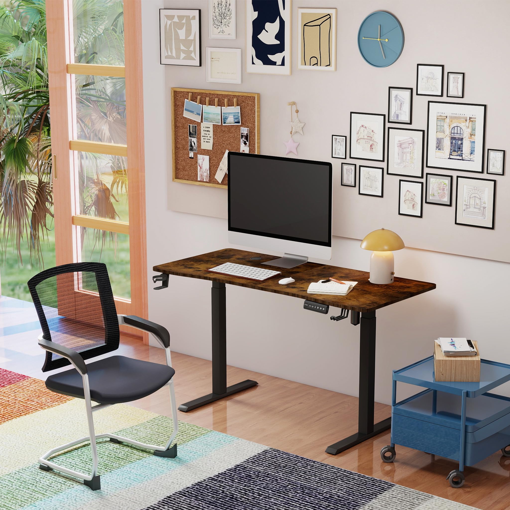 FIVMEN Höhenverstellbarer Schreibtisch 140x60 cm Elektrisch Computertisch Bürotisch mit Typ-C Ladeanschluss, Kopfhörerhake und Getränkehalter Elektrischer Steh-Sitz Tisch mit Memory-Funktion, Braun