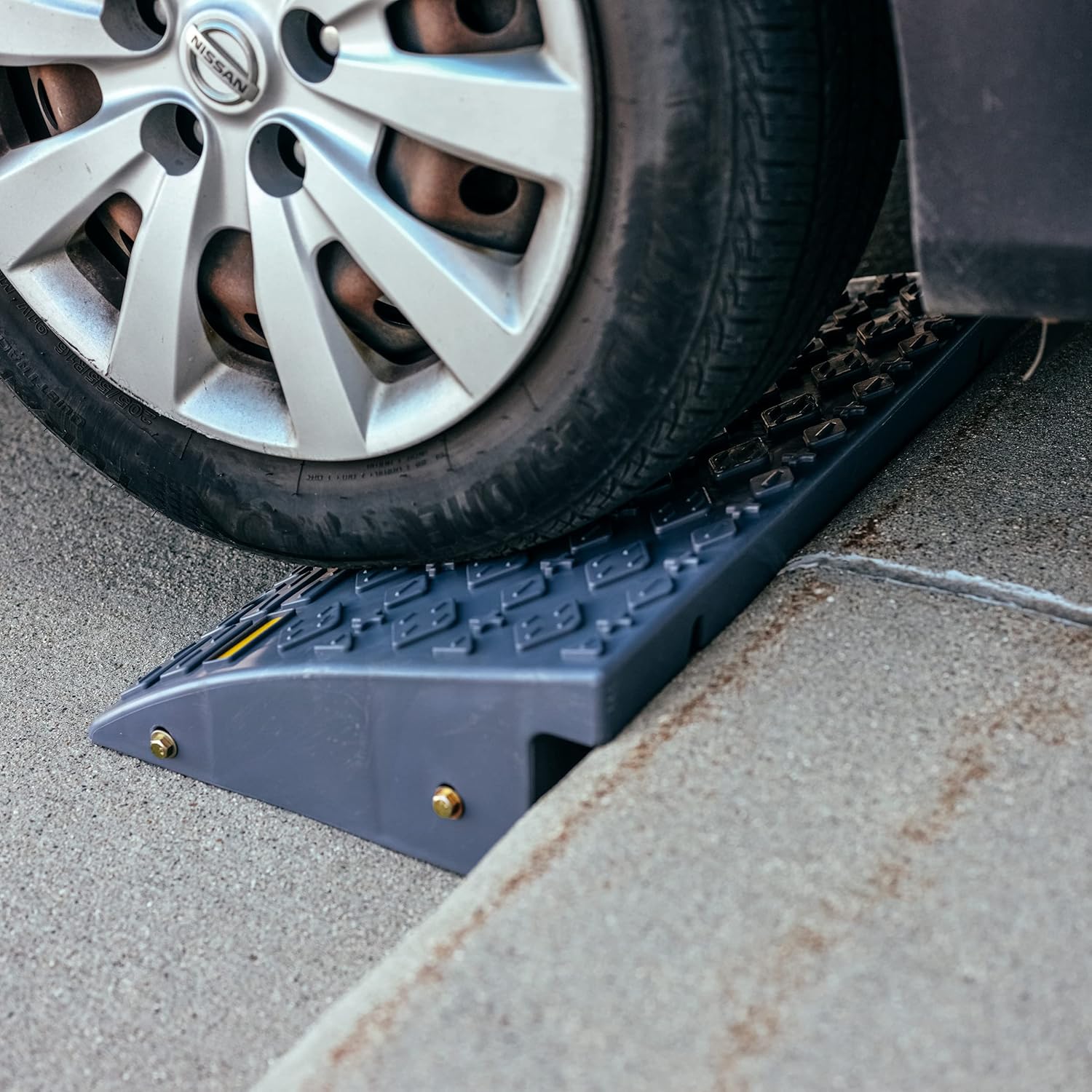 BISupply Curb Ramps for Driveway Ramps for Low Cars, Car Ramps, Motorcycle Ramp, Threshold Ramp, Loading Ramps 6in 2pk : Industrial & Scientific