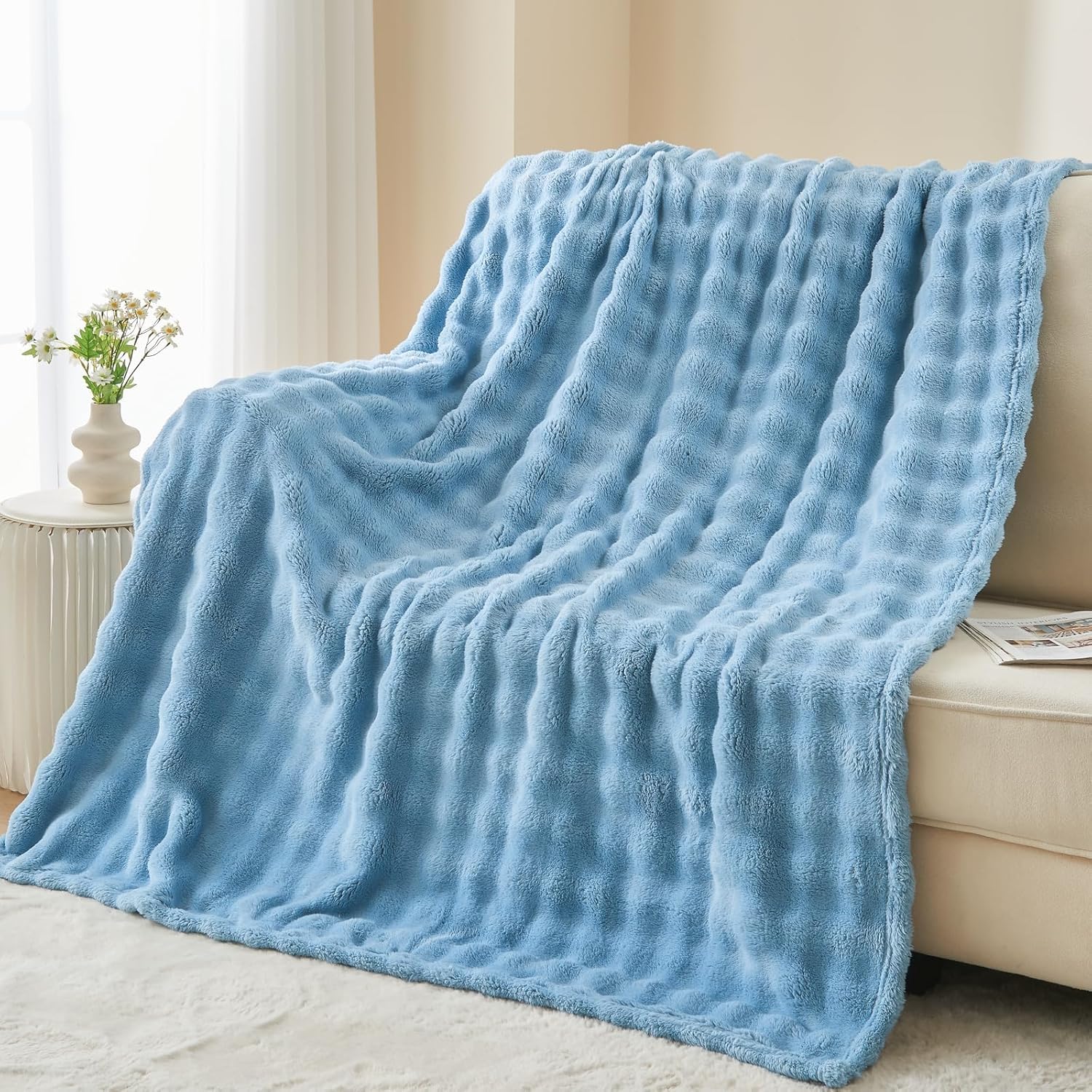 Wajade Fluffy Flannel Blanket White Faux Fur Bed Throw Super Soft Warm Large Blanket for Bed Sofa Car 127X153CM