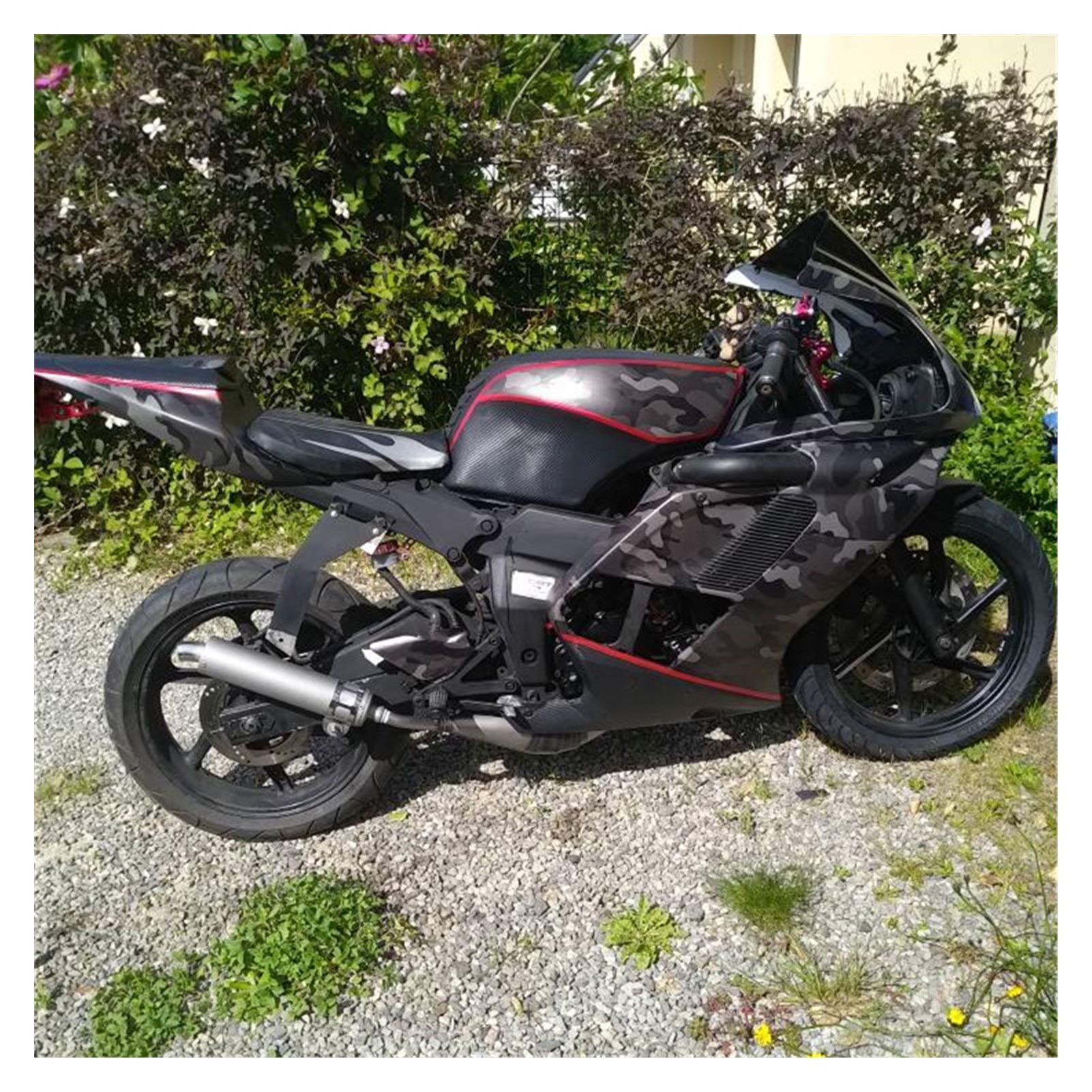 Samoprzylepna folia ochronna na lakier, Naklejka samochodowa winylowa na skuter motocykl(Red Digital,152X50 CM)