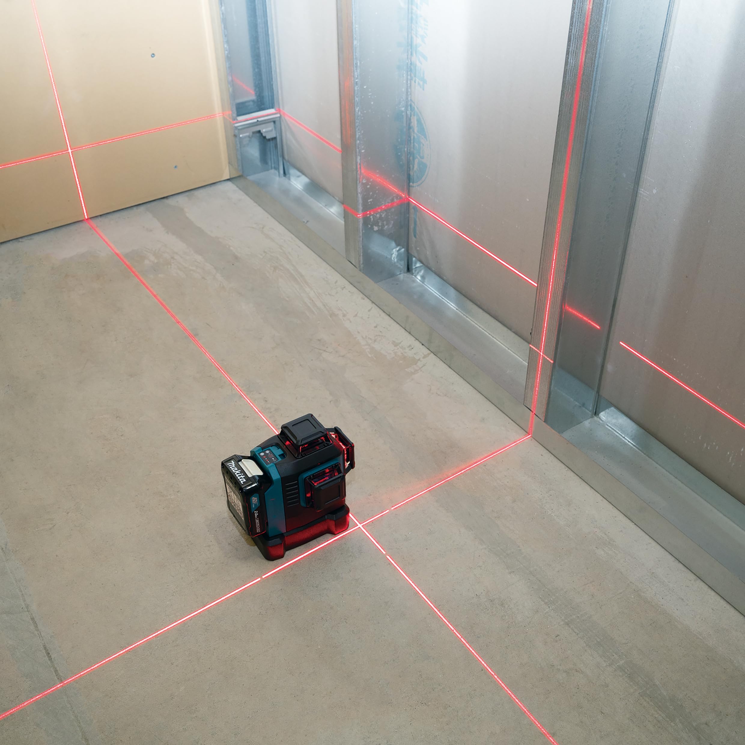 Makita SK700D 12V max CXT Lithium-Ion Cordless Self-Leveling 360° 3-Plane Red Laser, Class II, 635 nm, 2 mW, Tool Only