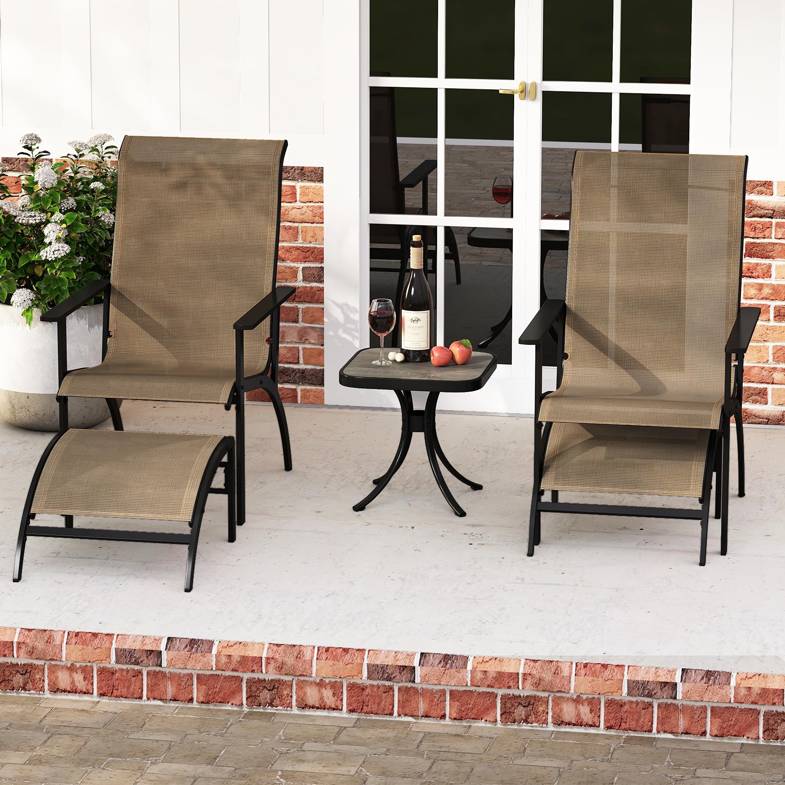 KOMFOTTEU Set di Mobile da Giardino in 5 Pezzi, Set Tavolo e Sedie da Balcone in Tessuto Textilene, Set da Bistrò con Tavolo, 2 Sedie Adirondack e 2 Poggiapiedi per Terrazza, Bordo di Piscina, Marrone